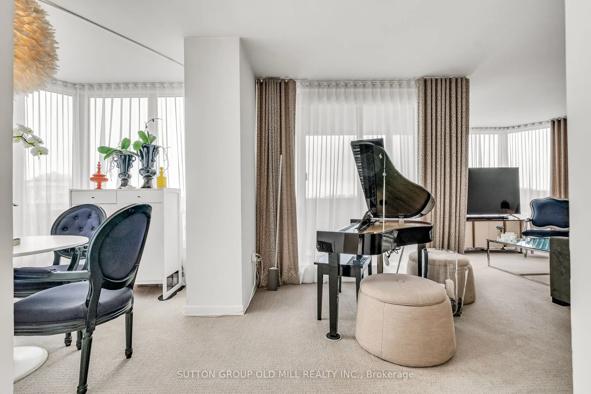 1320 Islington Avenue, #901