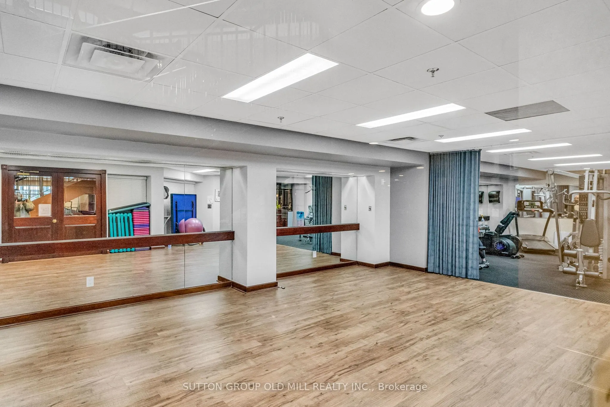 1320 Islington Avenue, #901