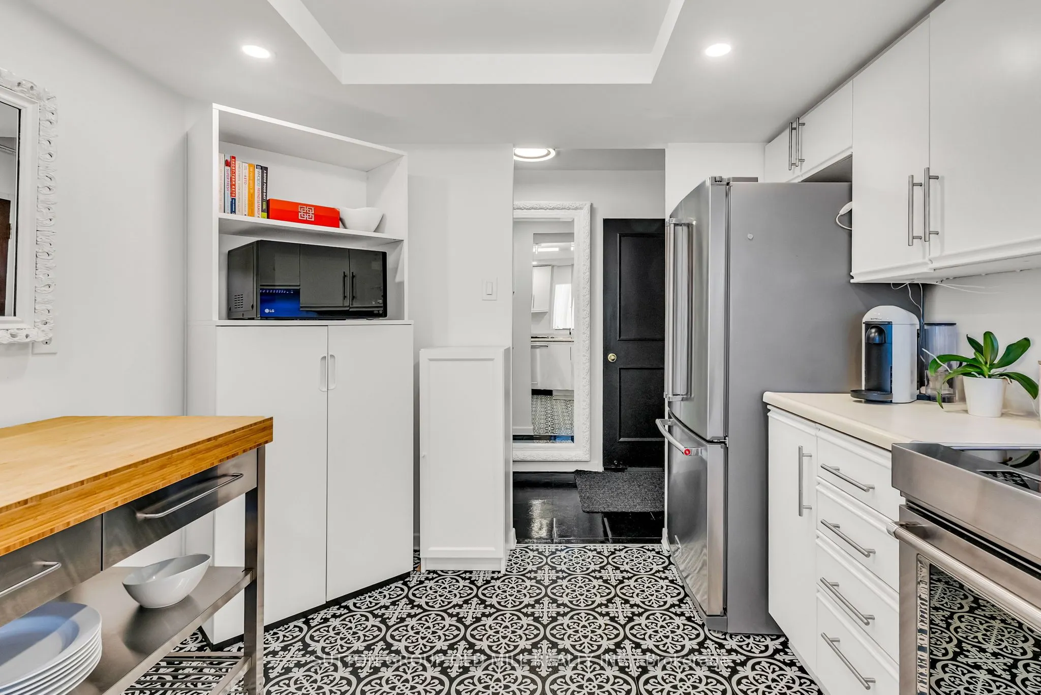1320 Islington Avenue, #901