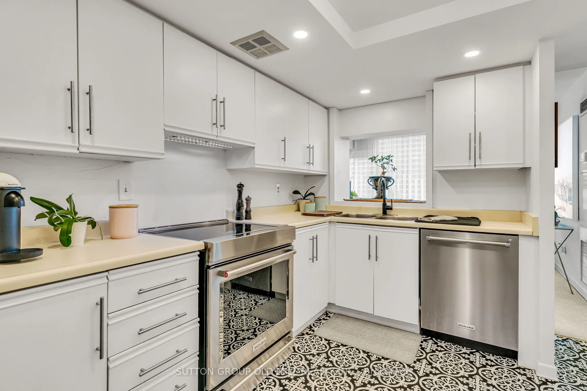1320 Islington Avenue, #901