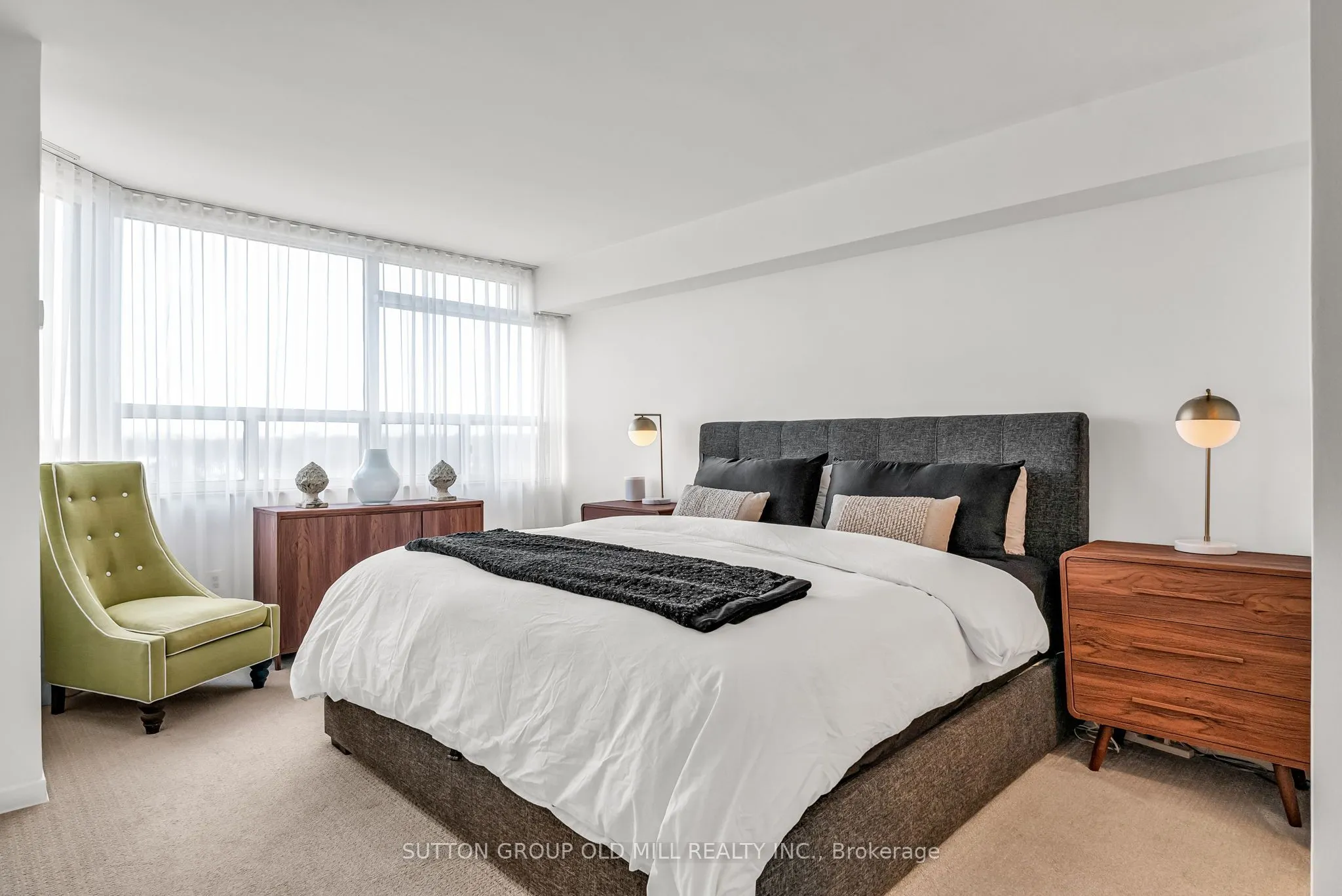 1320 Islington Avenue, #901
