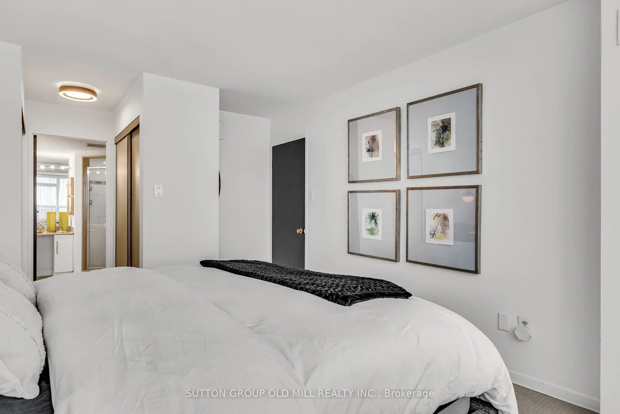 1320 Islington Avenue, #901