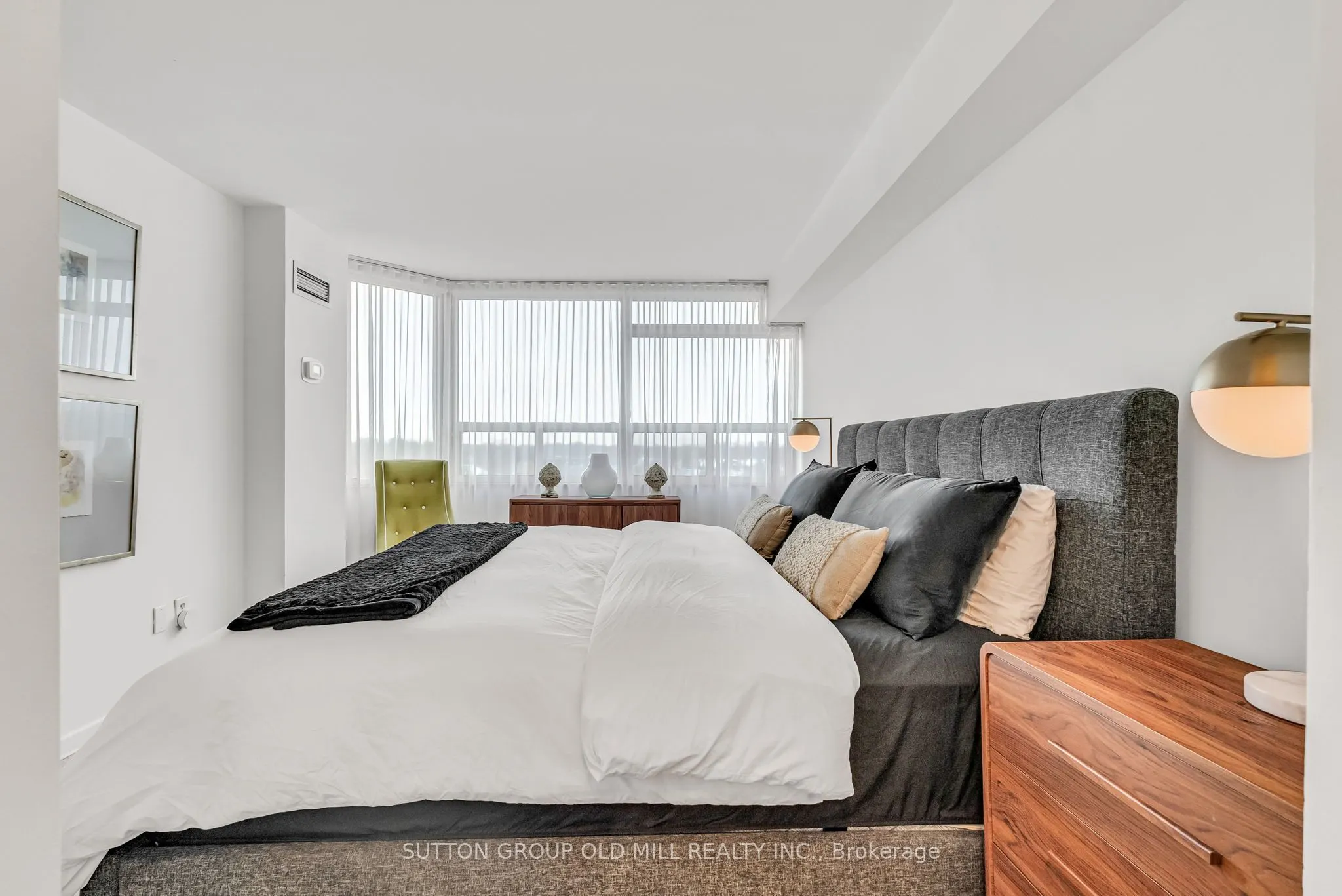 1320 Islington Avenue, #901