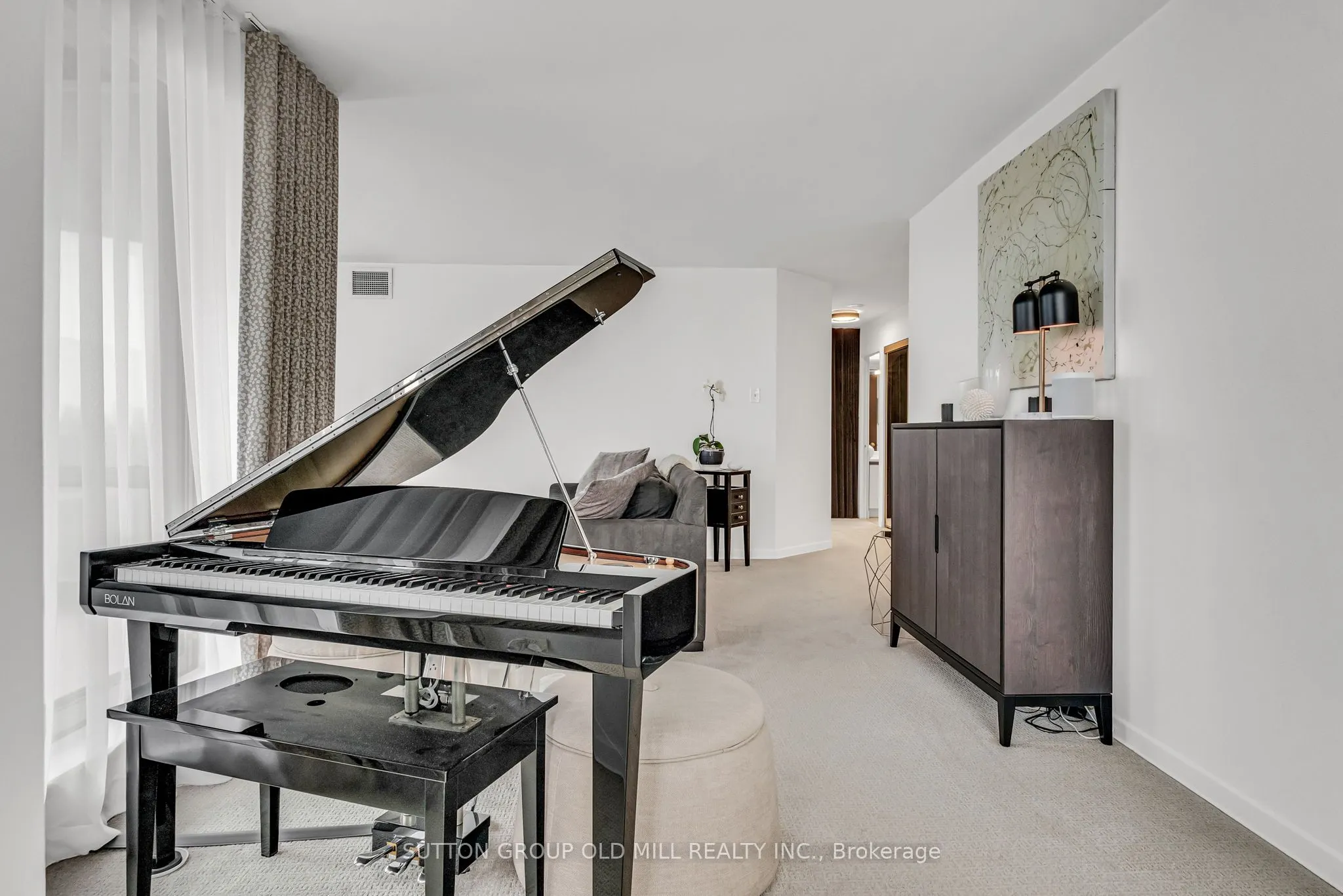 1320 Islington Avenue, #901