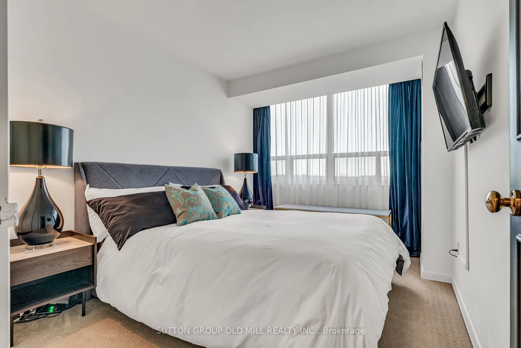 1320 Islington Avenue, #901