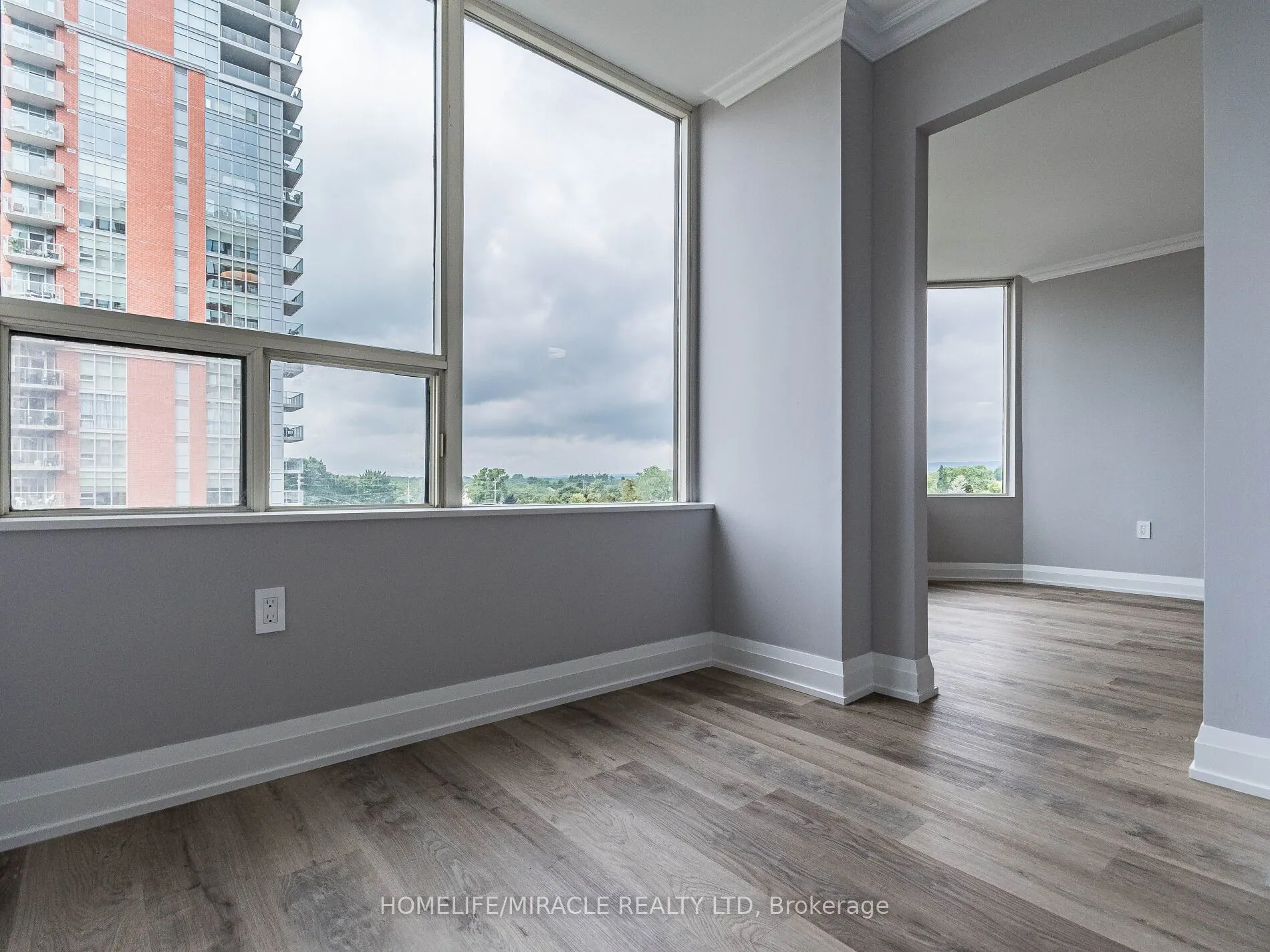 1270 Maple Crossing Boulevard, #604