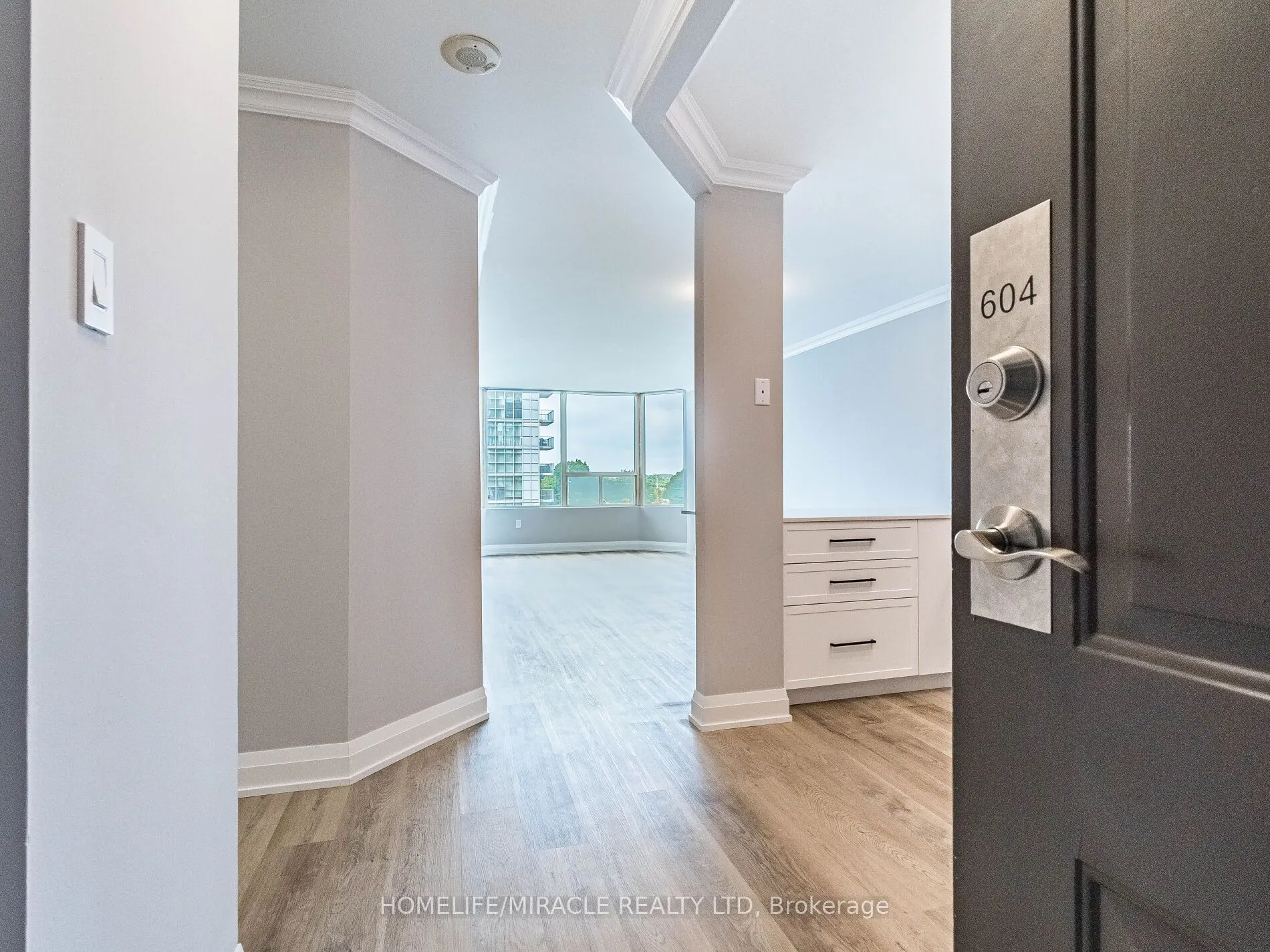 1270 Maple Crossing Boulevard, #604