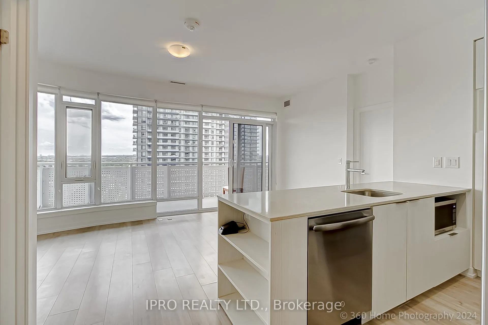 2520 Eglinton Avenue W, #1018