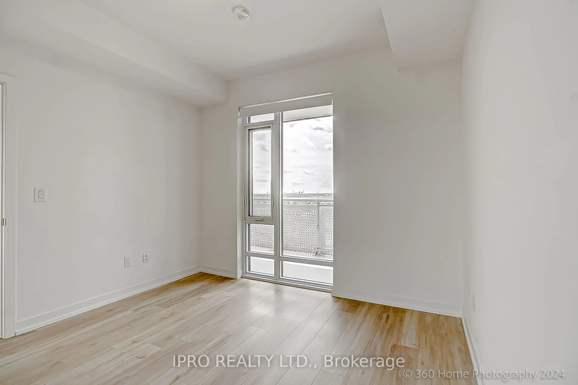 2520 Eglinton Avenue W, #1018