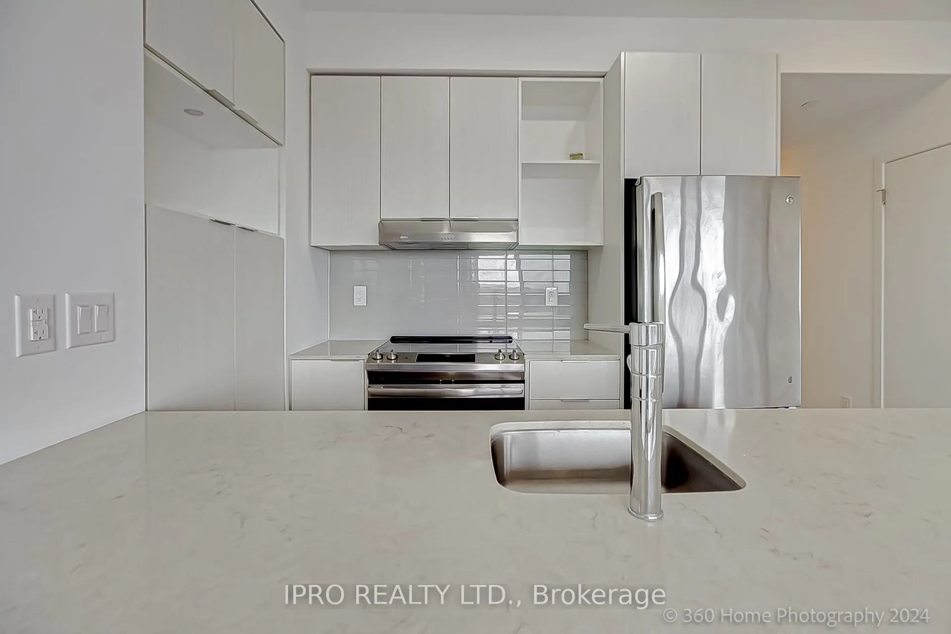 2520 Eglinton Avenue W, #1018