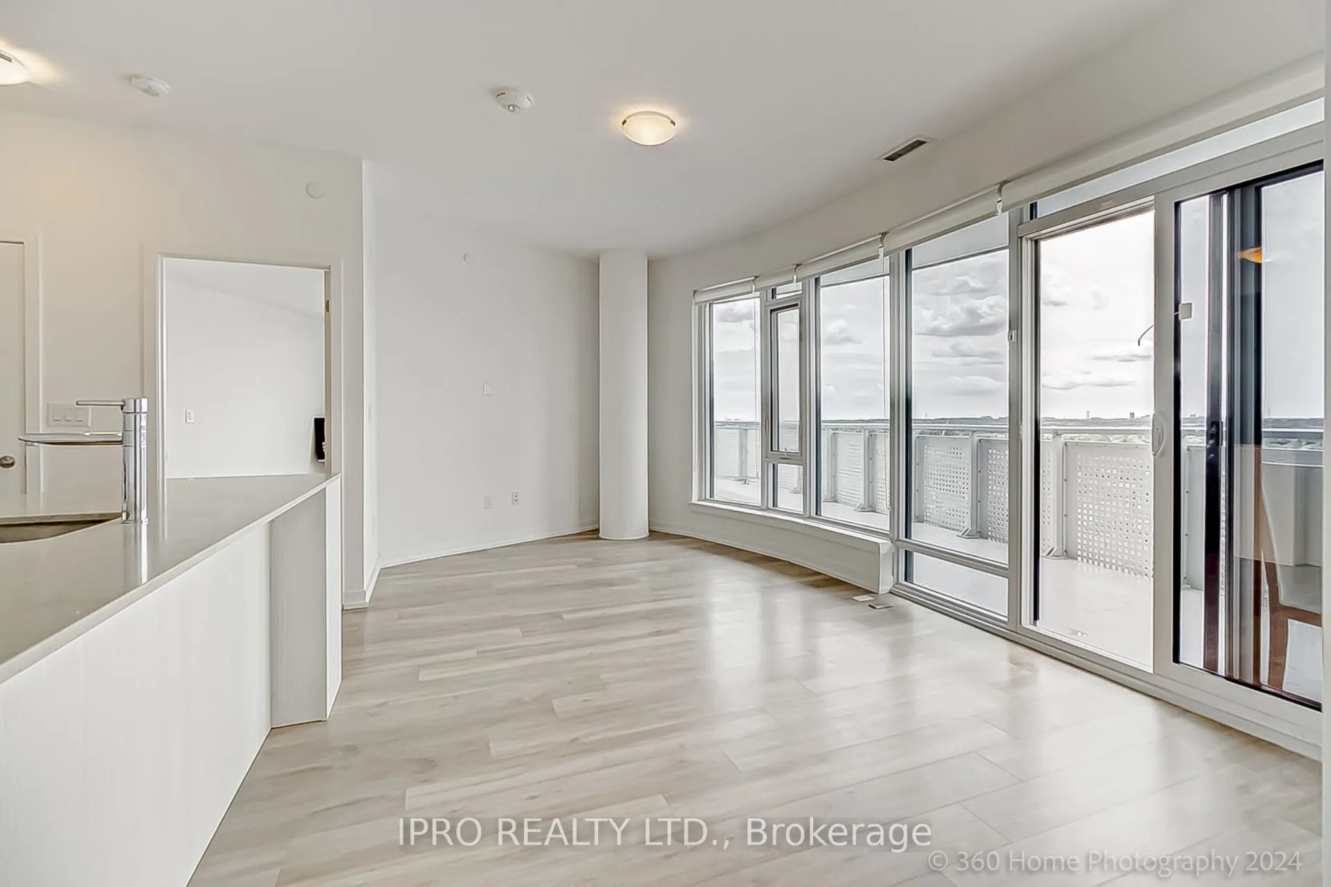 2520 Eglinton Avenue W, #1018