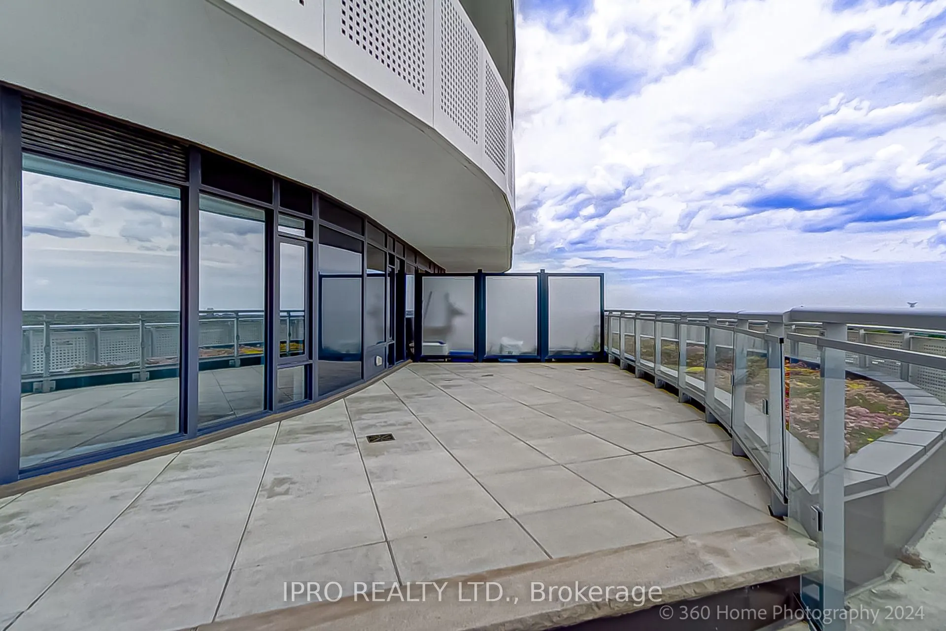 2520 Eglinton Avenue W, #1018