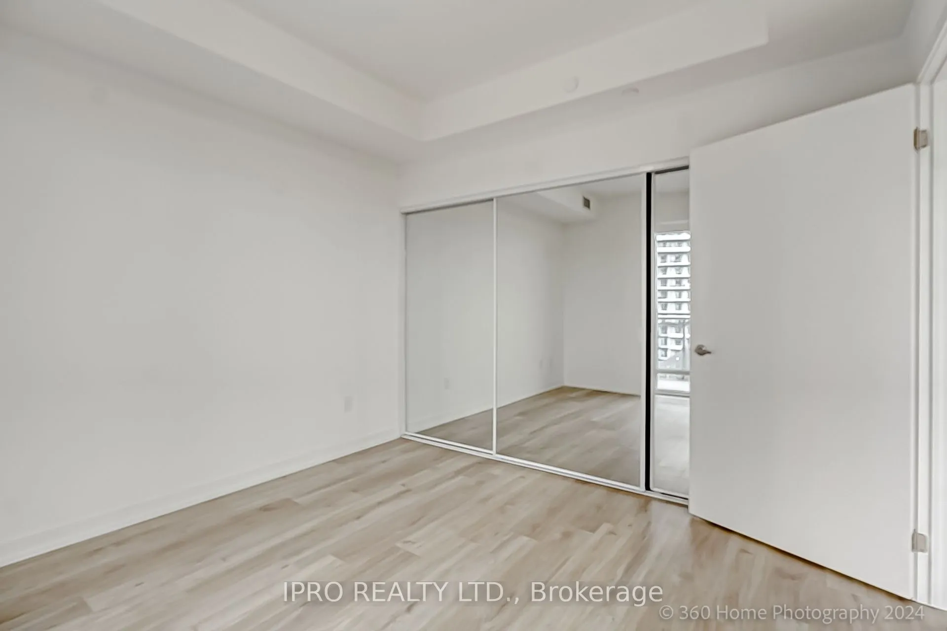 2520 Eglinton Avenue W, #1018