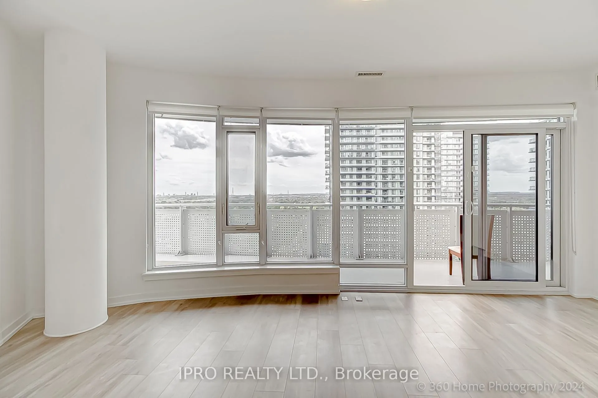 2520 Eglinton Avenue W, #1018