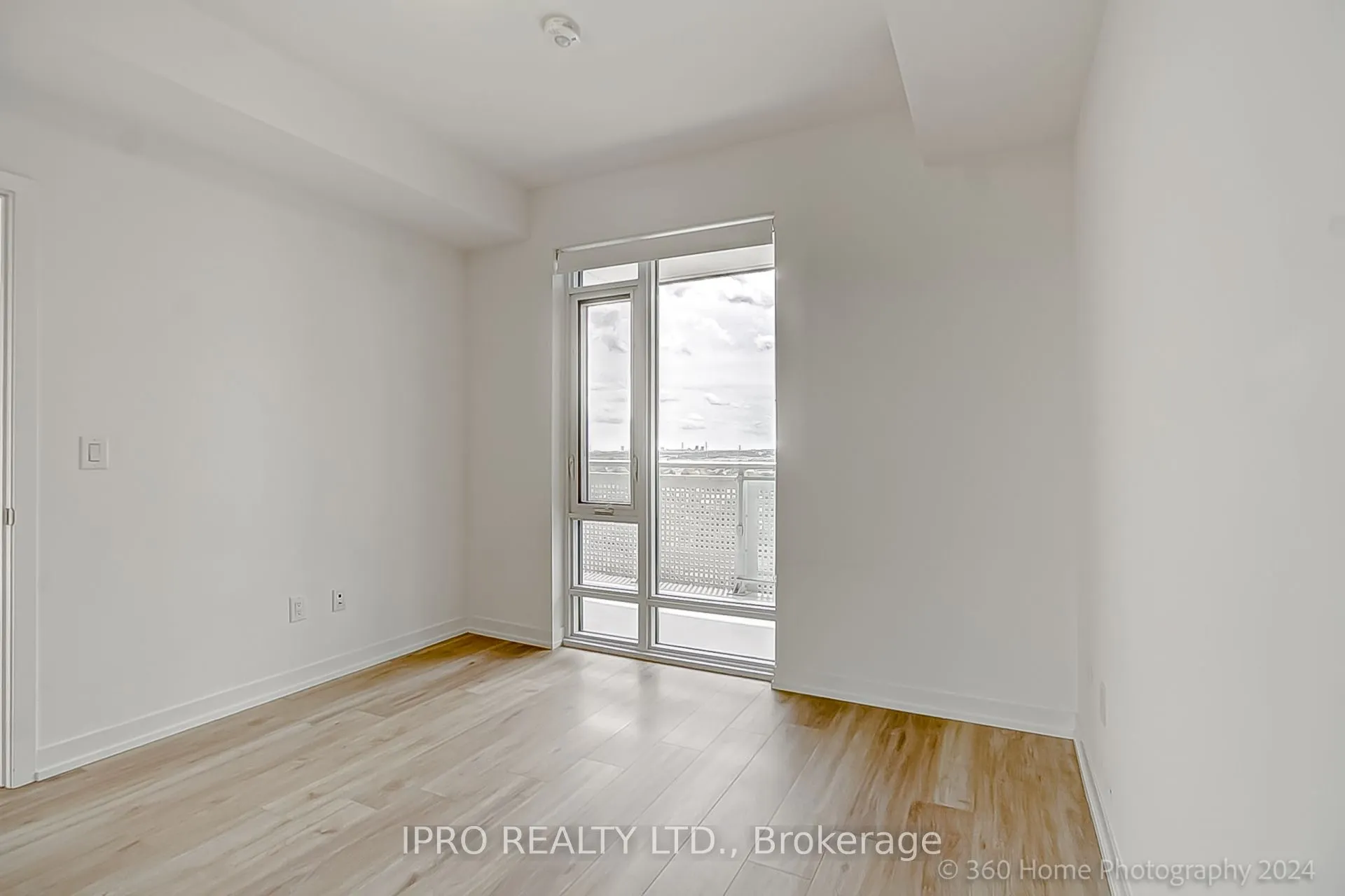 2520 Eglinton Avenue W, #1018