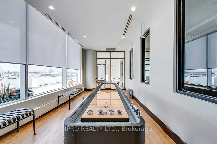2520 Eglinton Avenue W, #1018