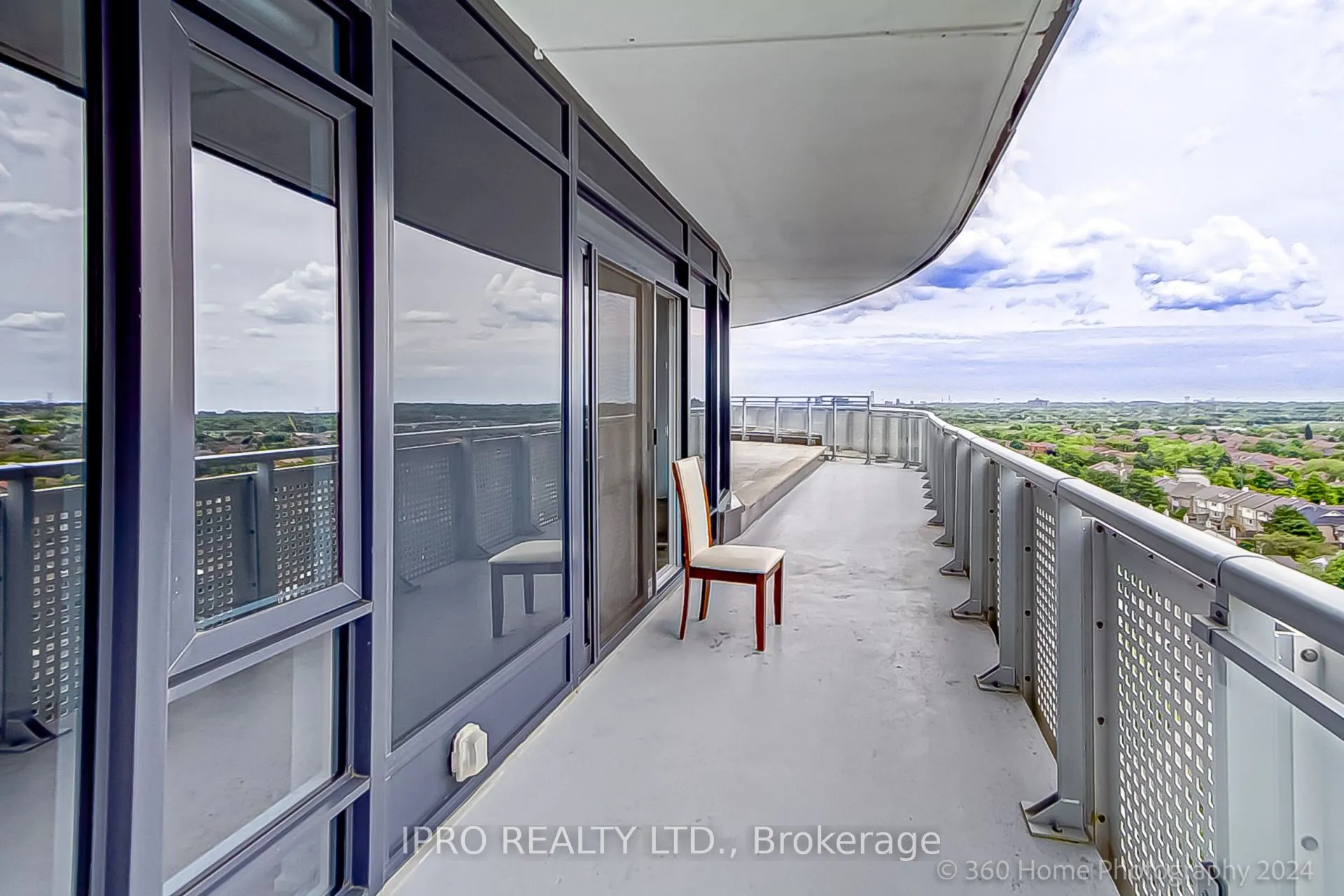 2520 Eglinton Avenue W, #1018