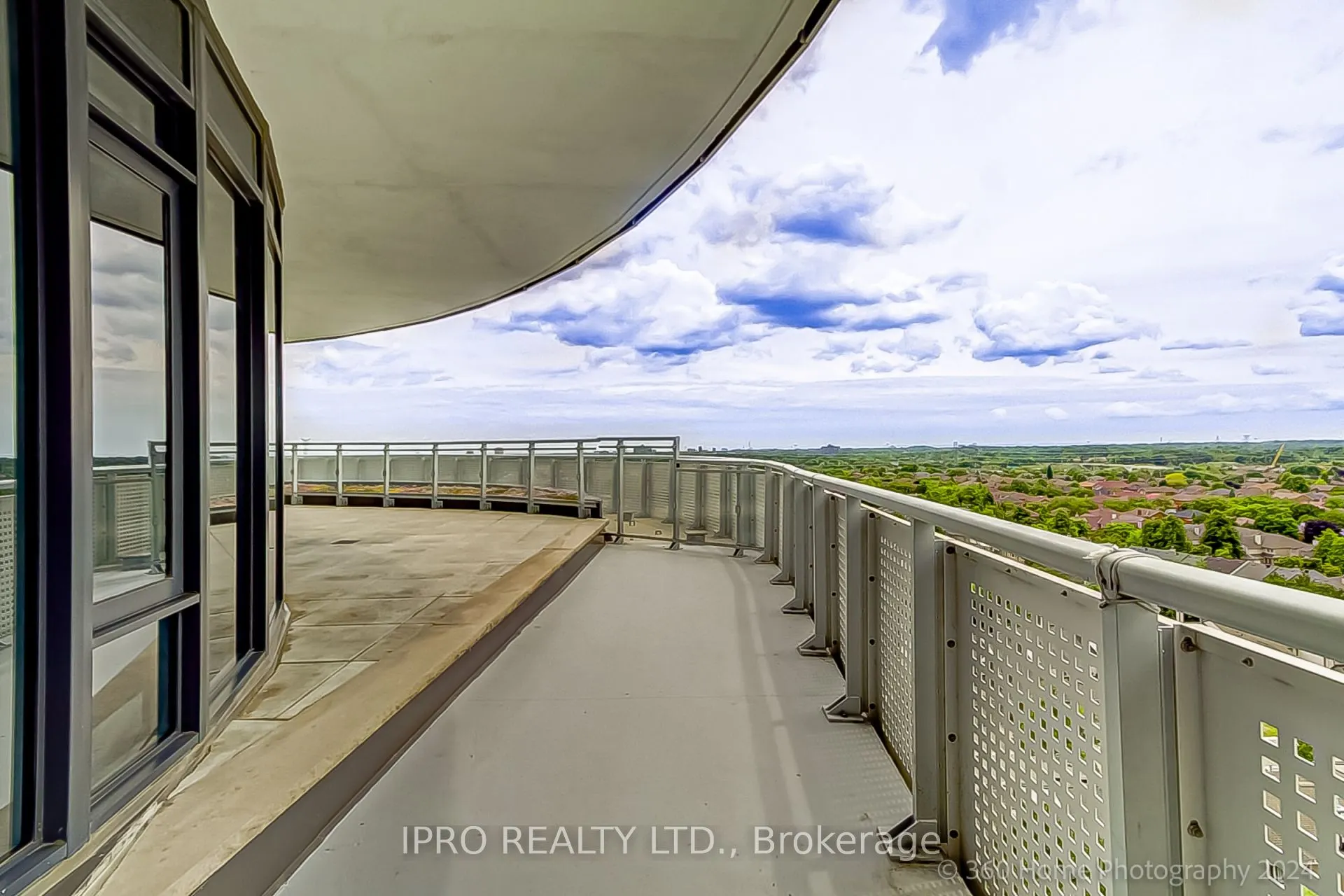 2520 Eglinton Avenue W, #1018