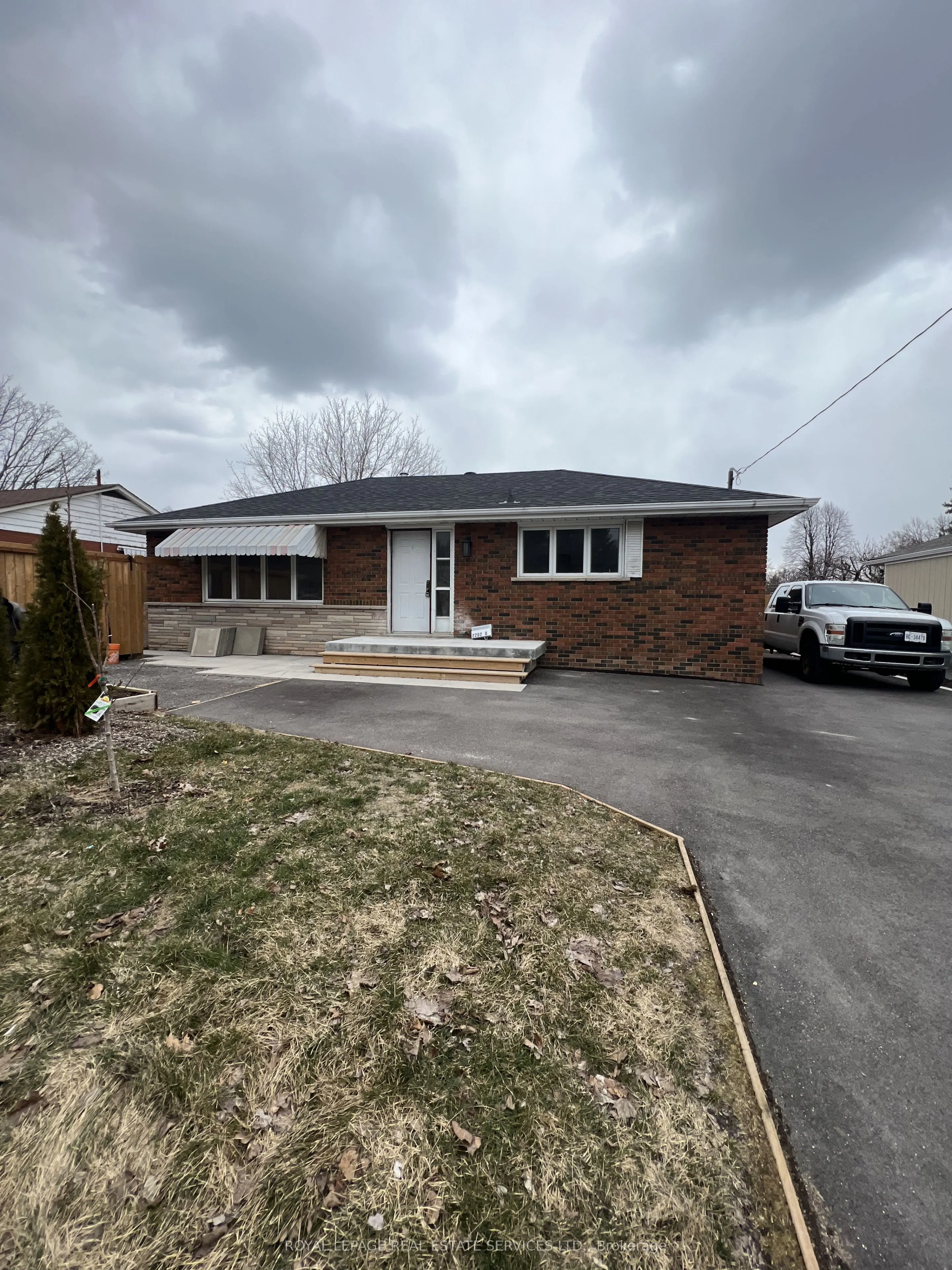 2202 Mount Forest Drive, #Upper Level