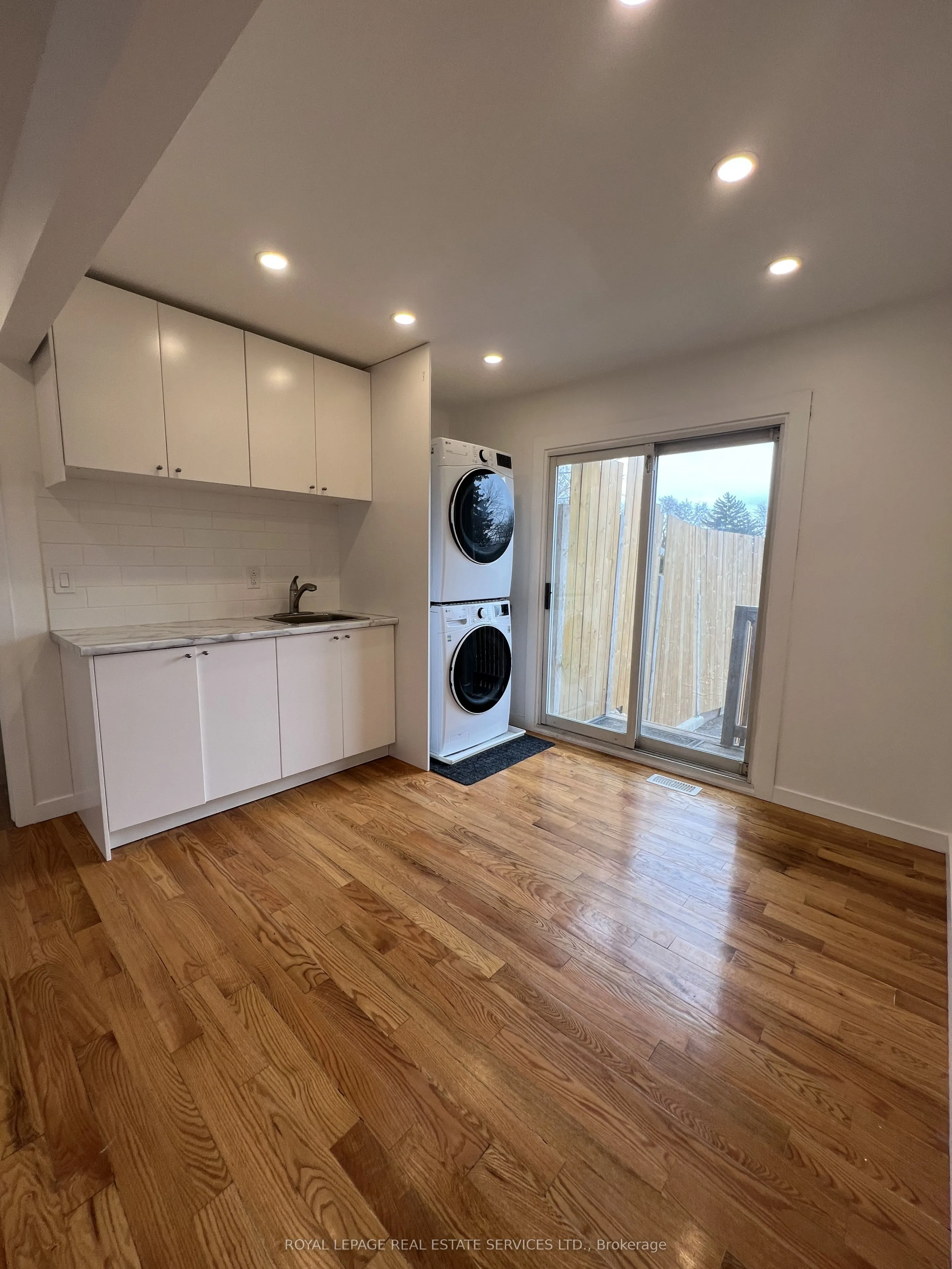 2202 Mount Forest Drive, #Upper Level