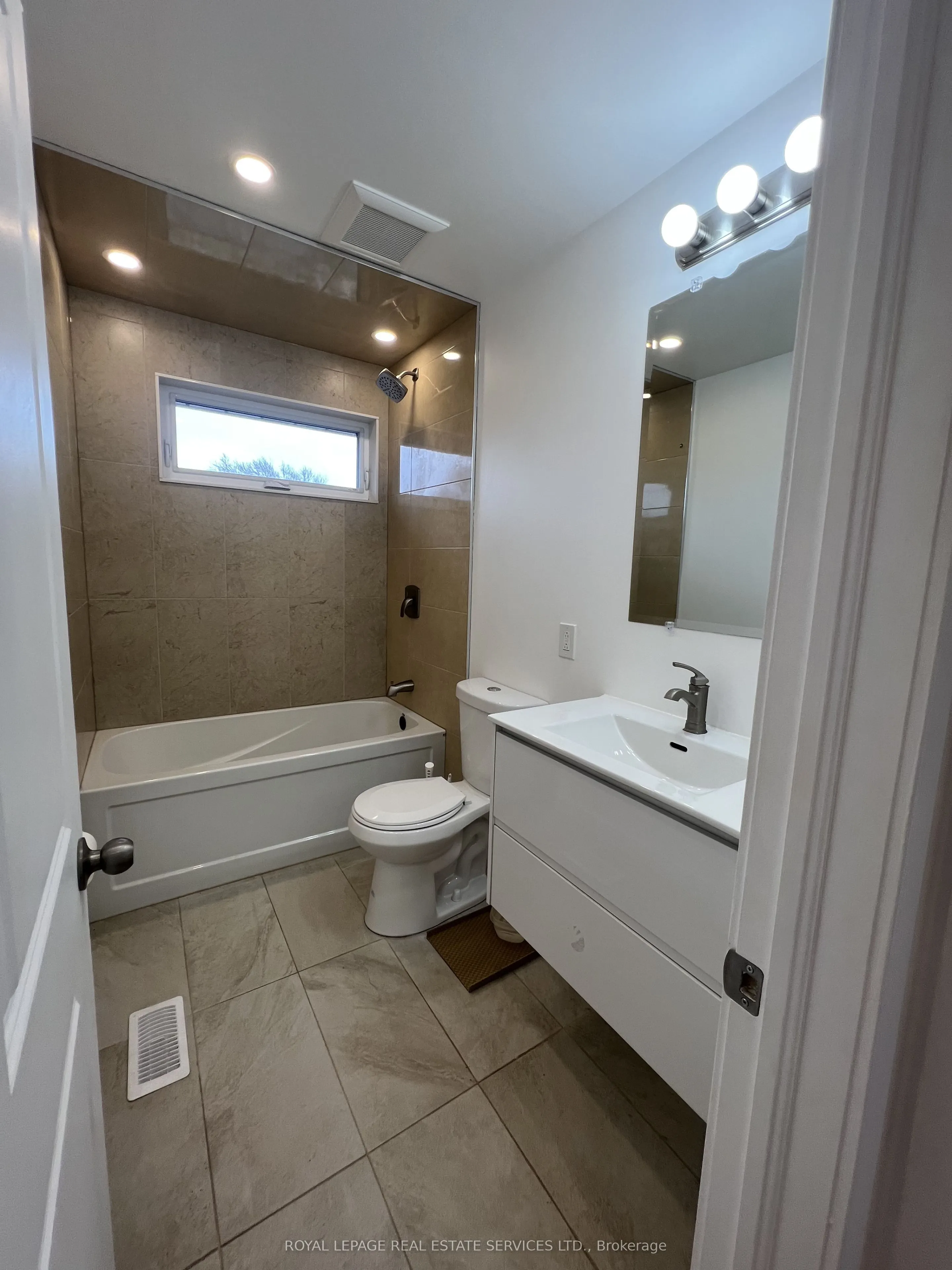 2202 Mount Forest Drive, #Upper Level