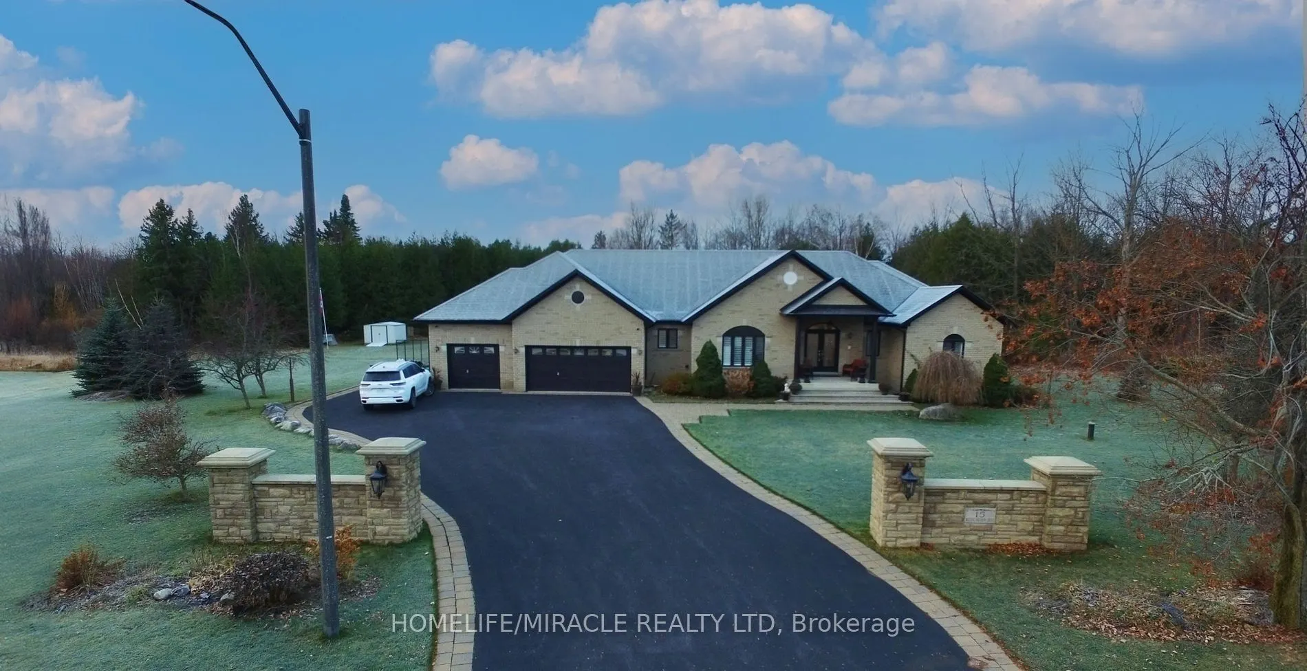15 Rolling Meadow Drive