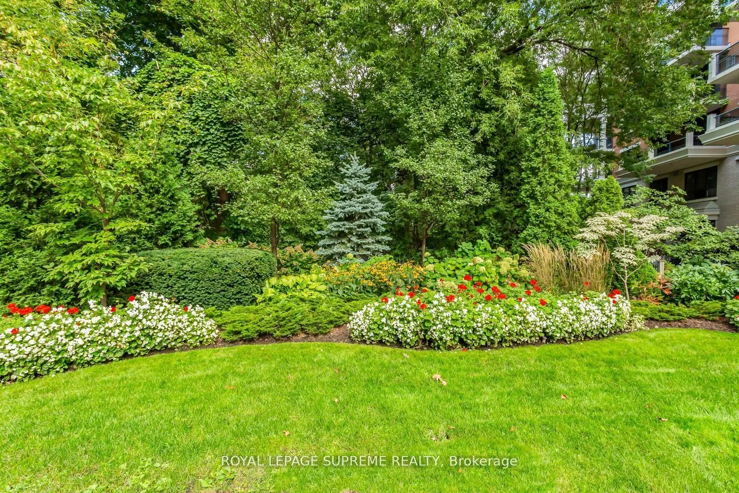 2 Aberfoyle Crescent, #411