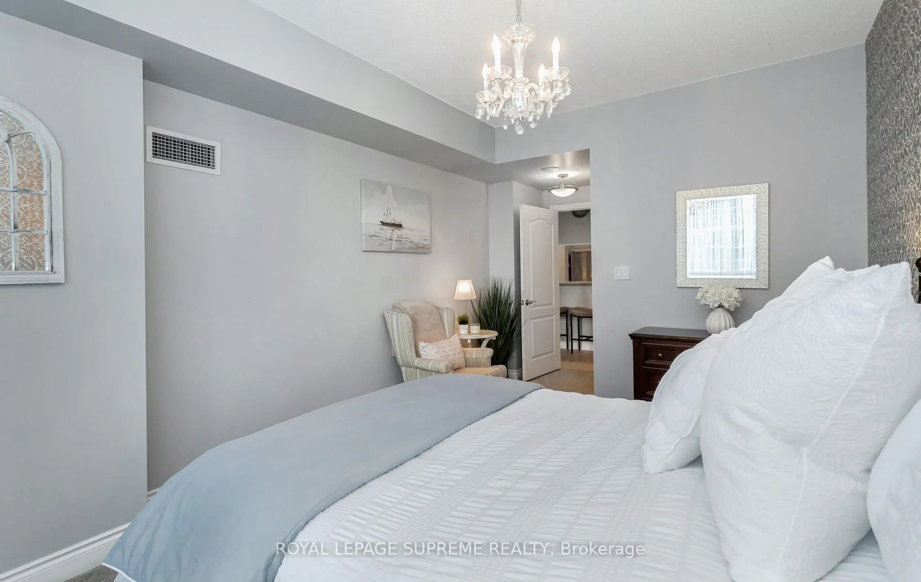 2 Aberfoyle Crescent, #411