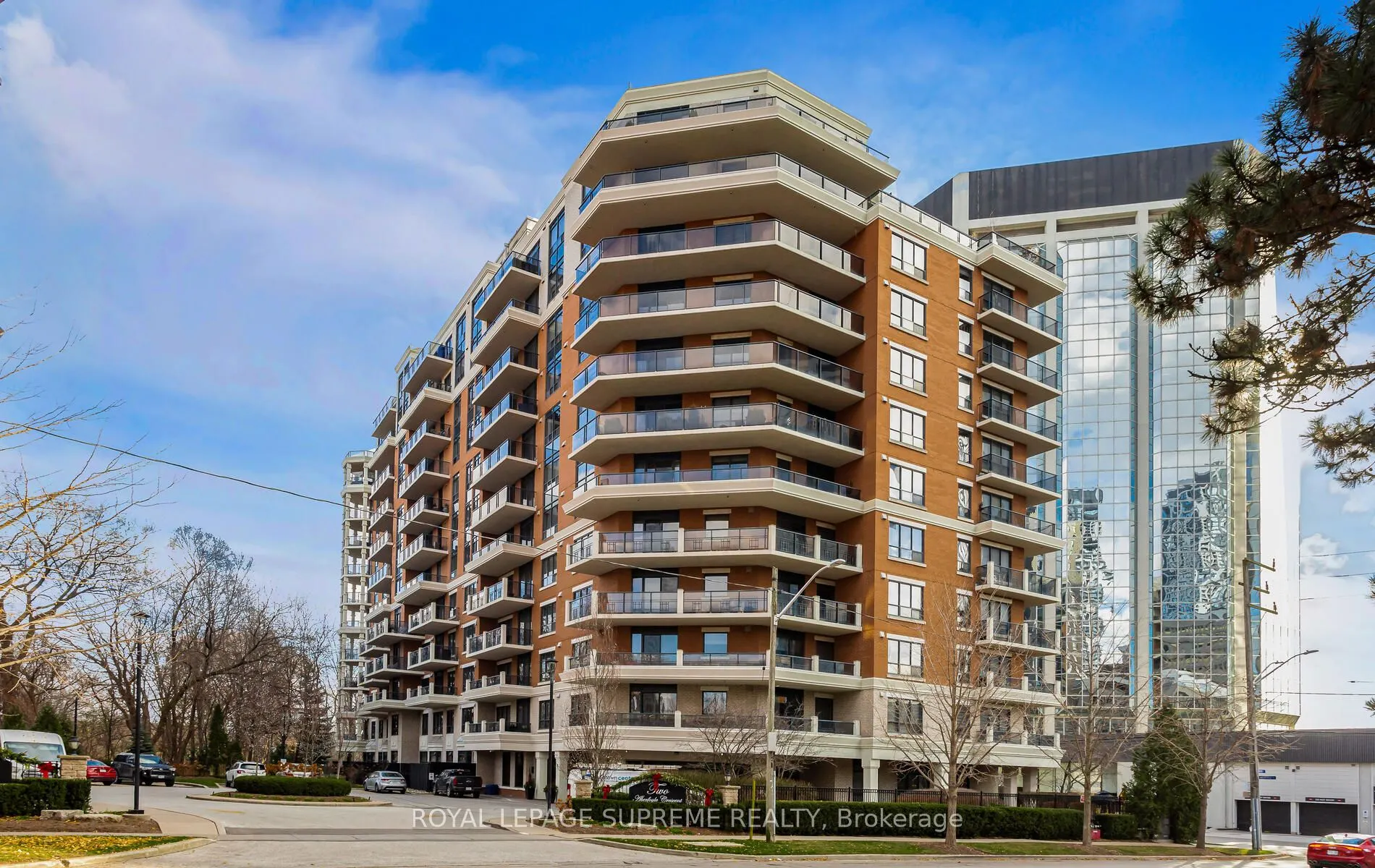 2 Aberfoyle Crescent, #411