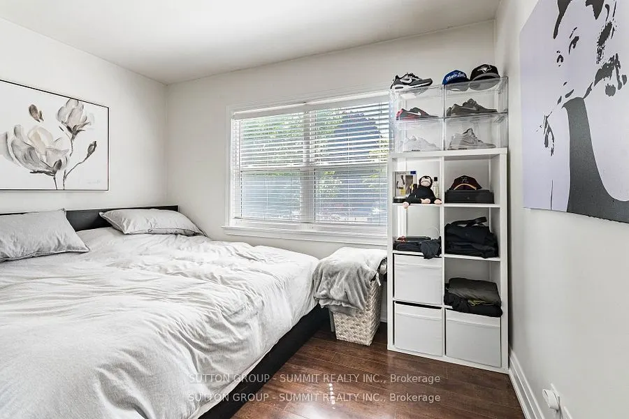 16 Ontario Street W