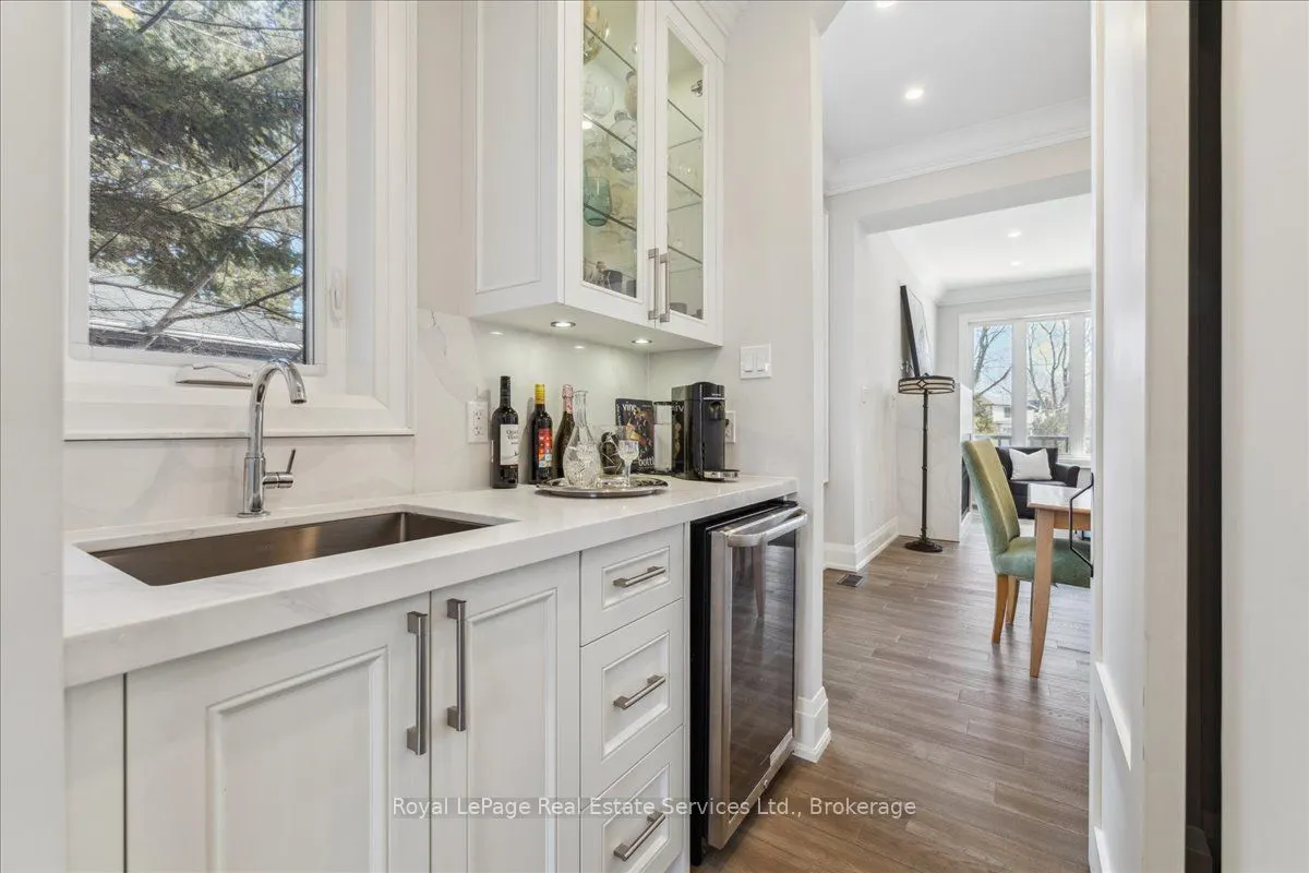 1211 Pinegrove Road