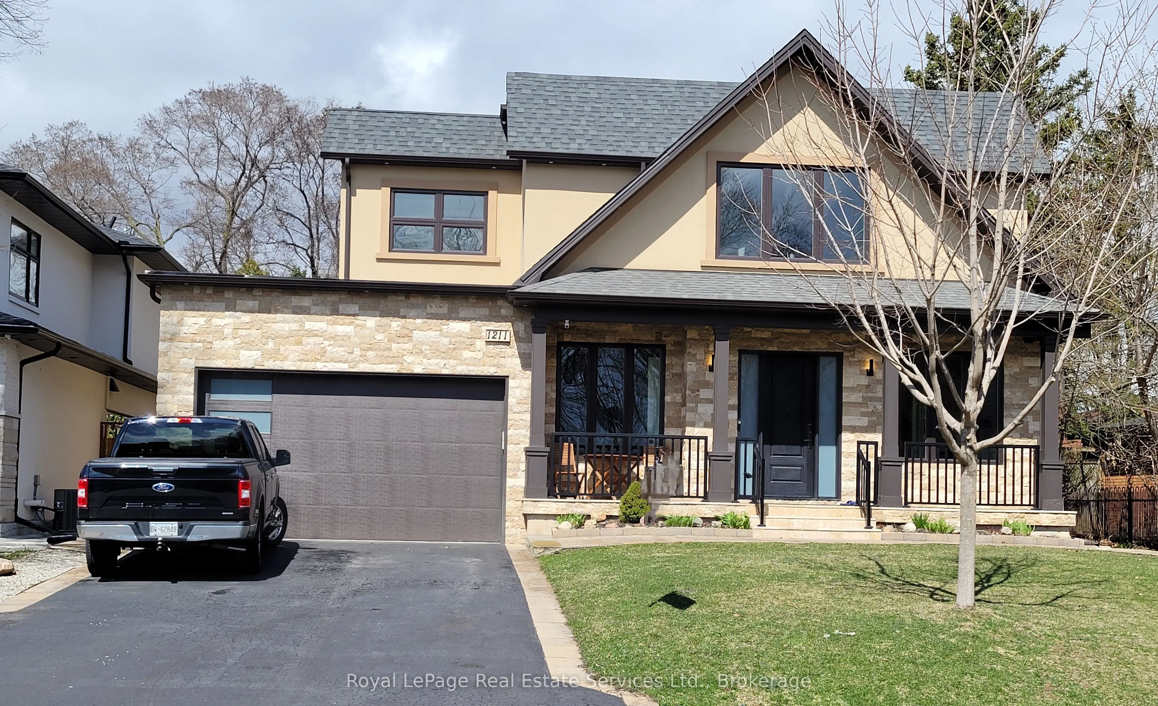 1211 Pinegrove Road