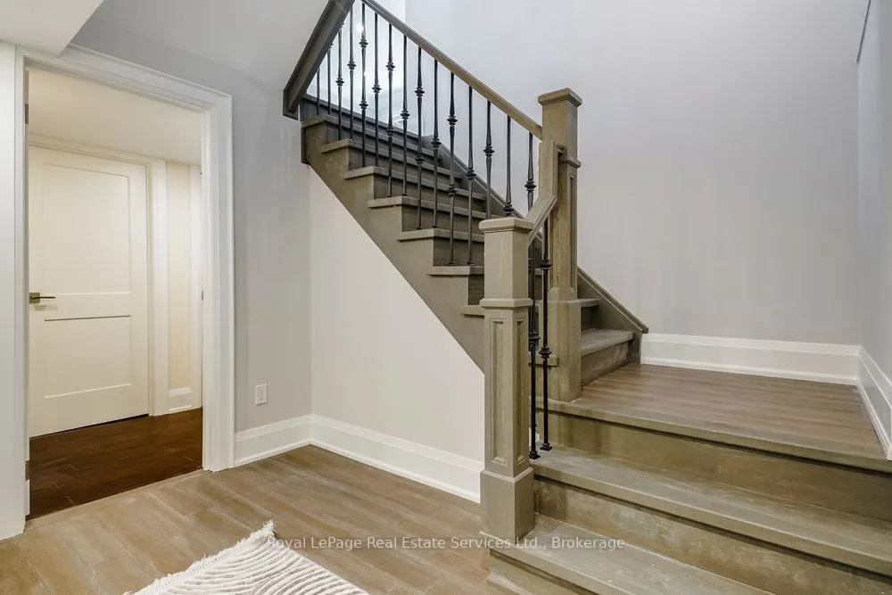 1211 Pinegrove Road
