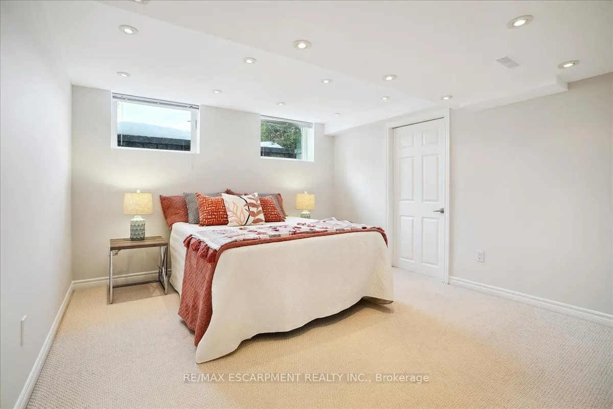 1268 Rosseau Place