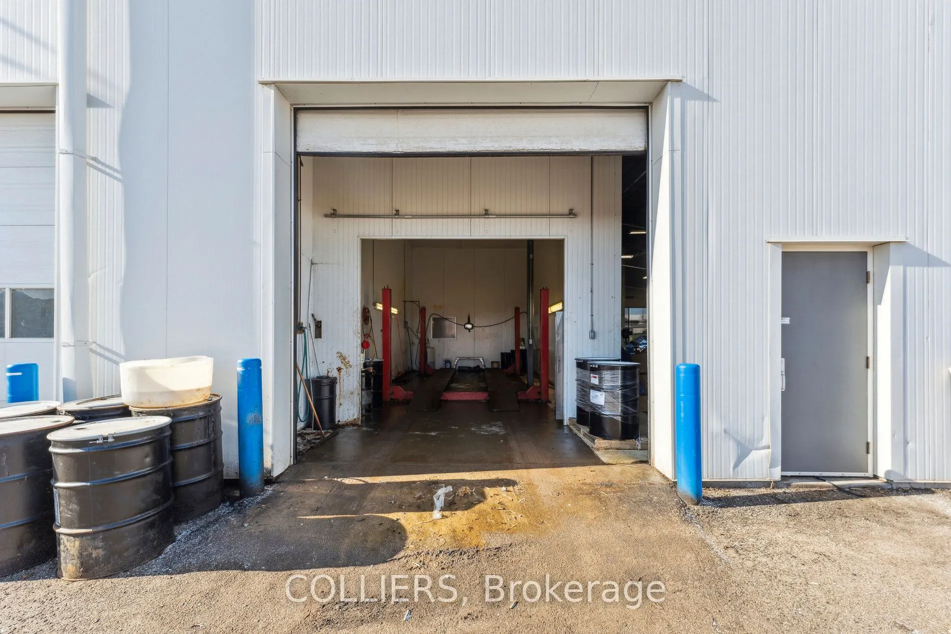 670 Riddell Road