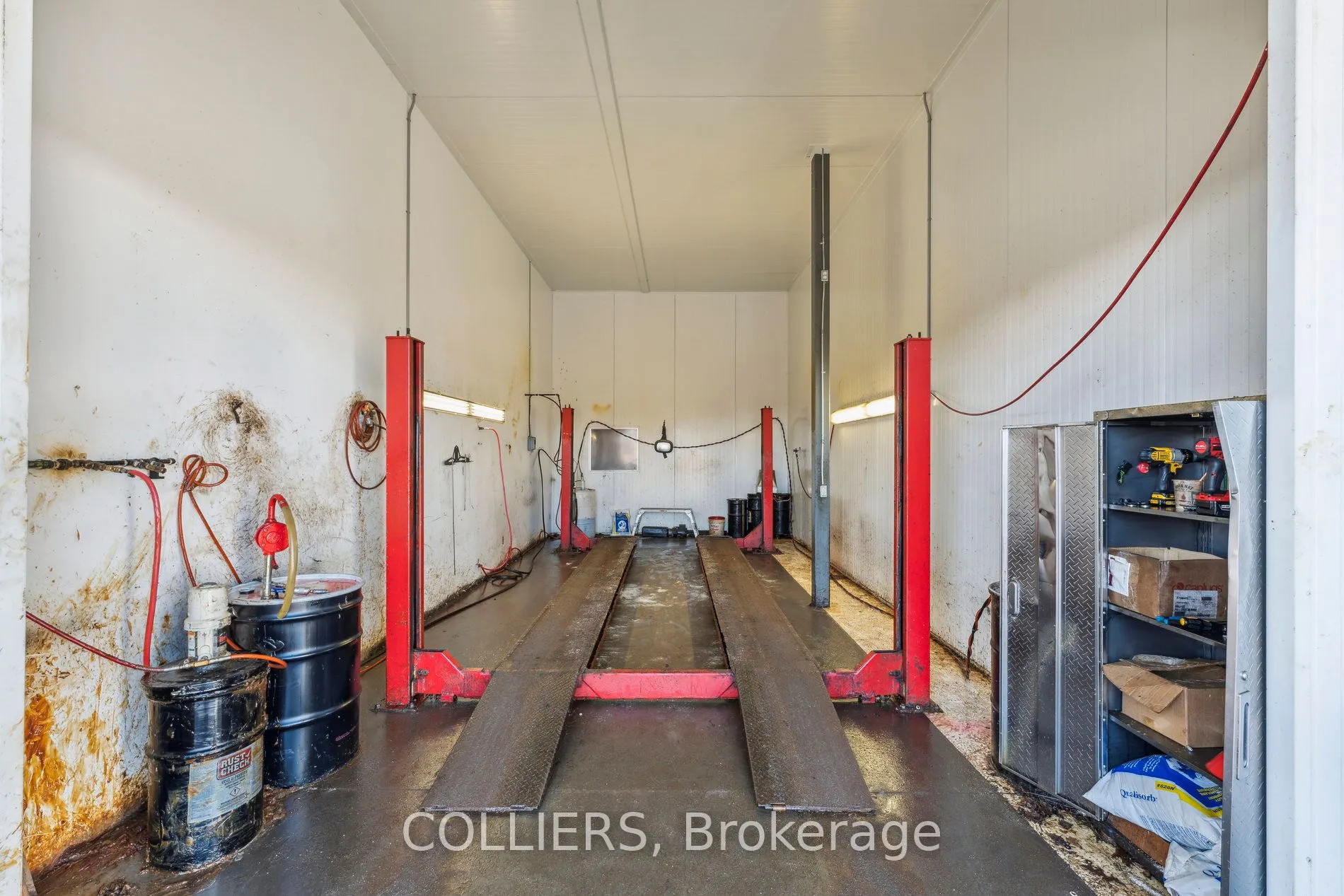 670 Riddell Road