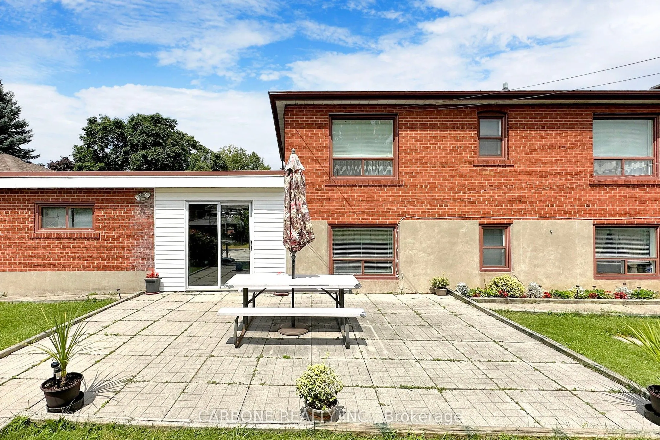 105 Hallsport Crescent