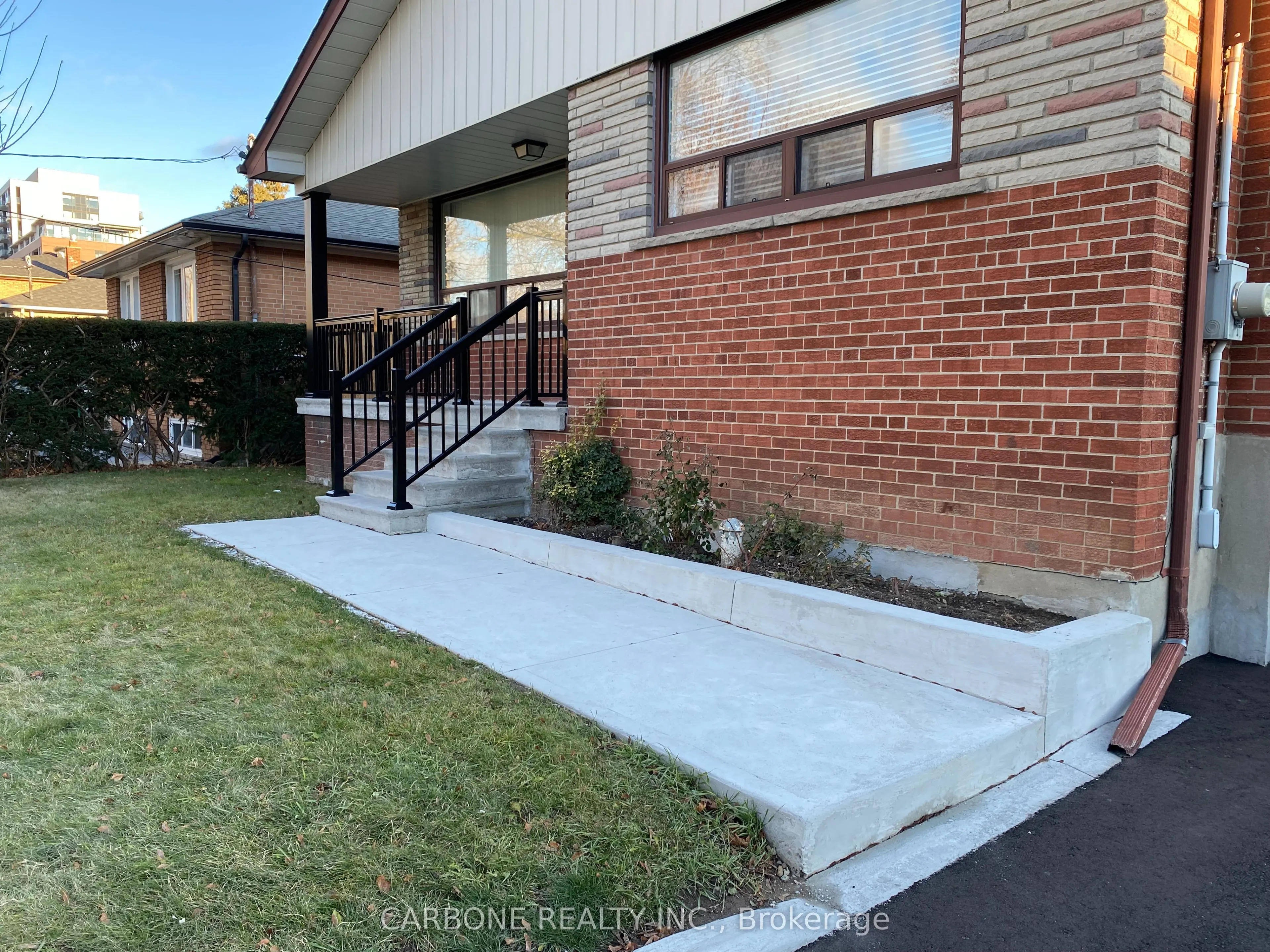 105 Hallsport Crescent