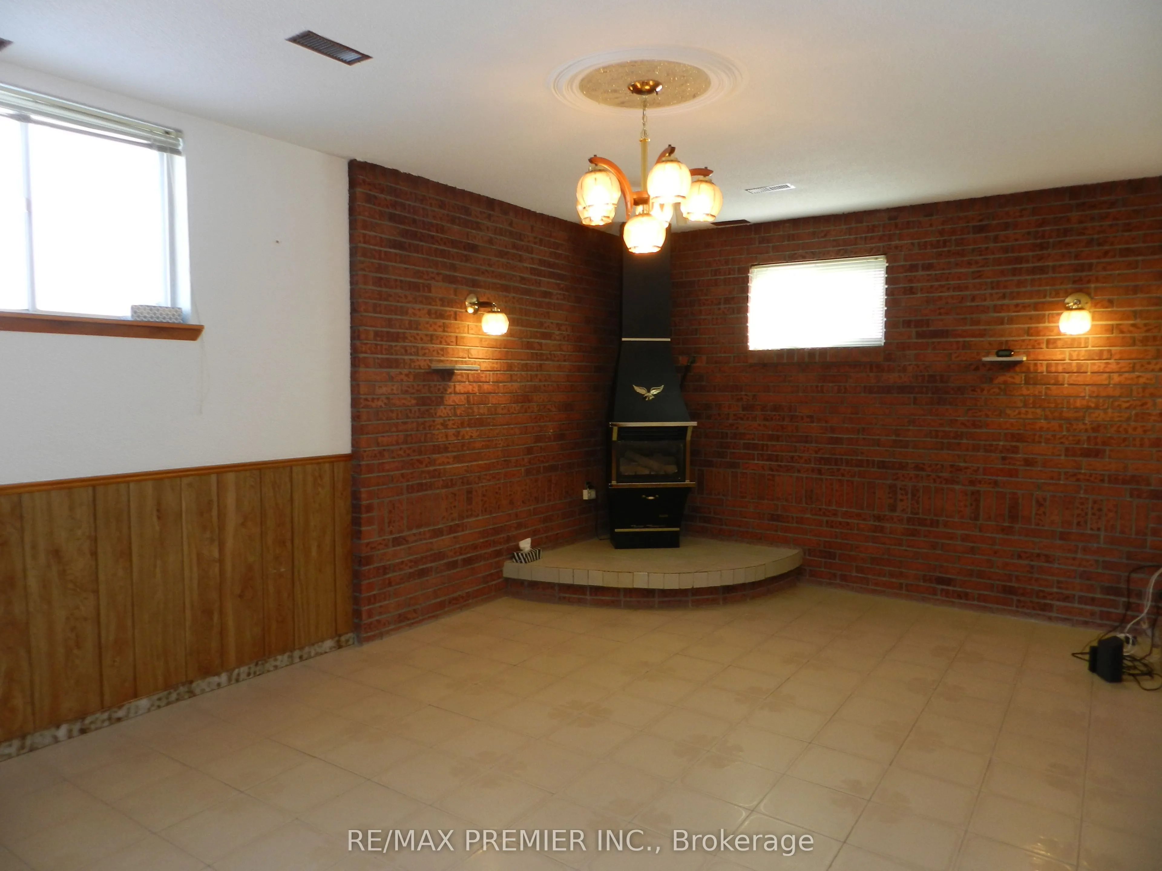 5 Stong Court