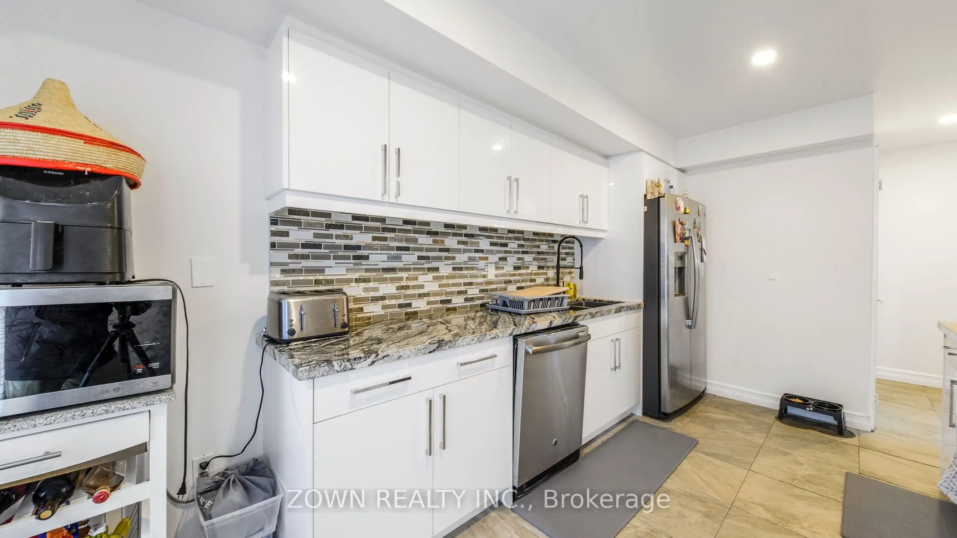 72 Sidney Belsey Crescent, #304