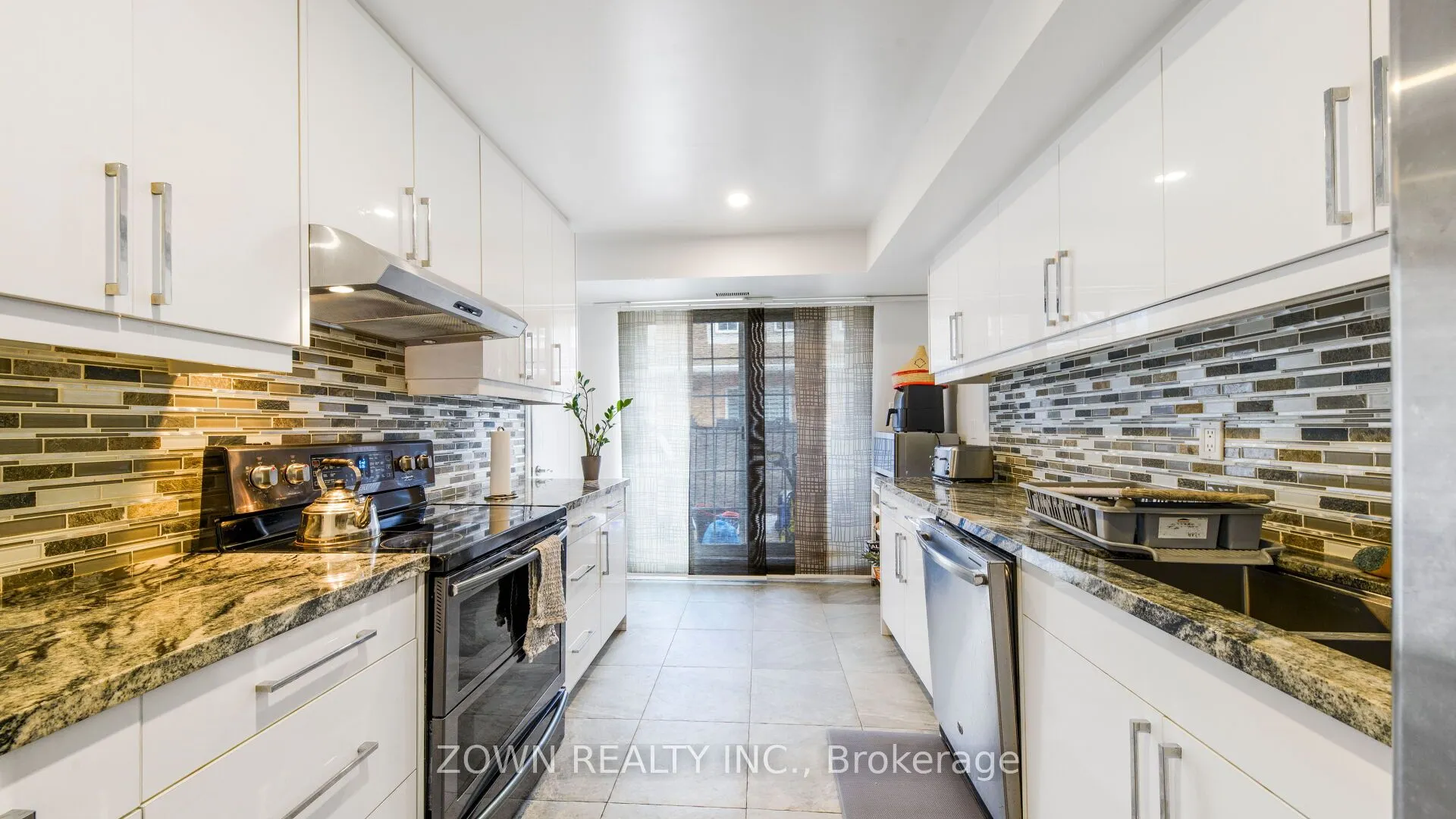 72 Sidney Belsey Crescent, #304