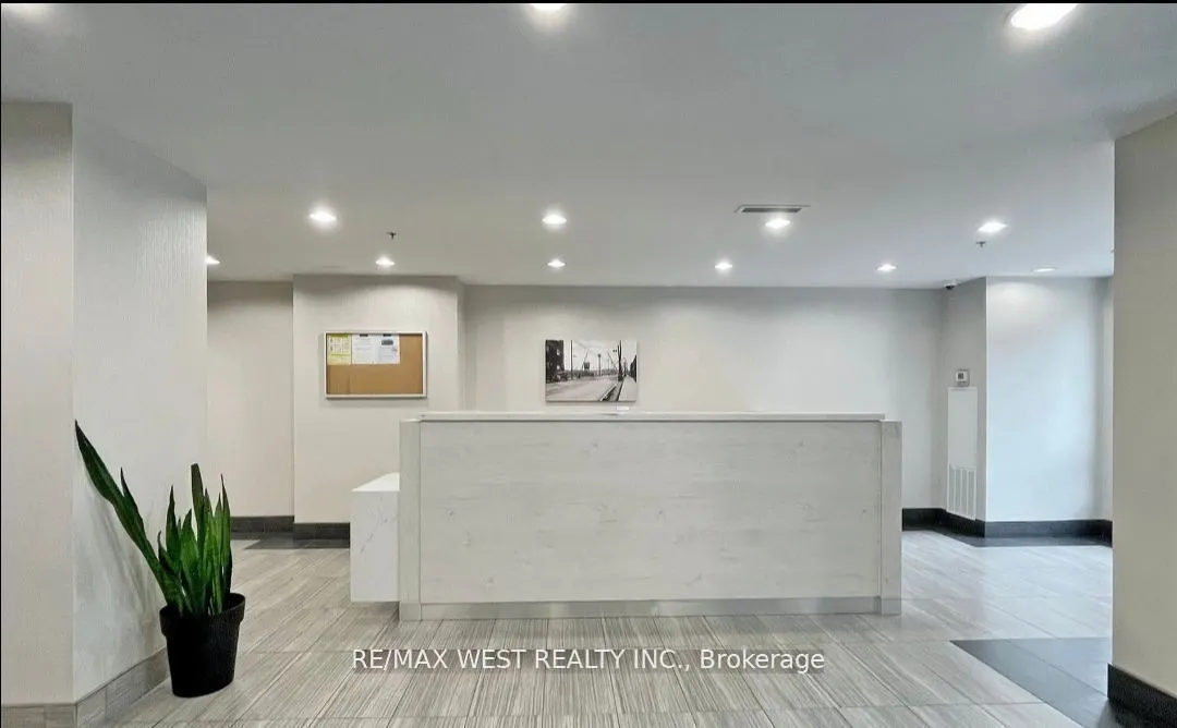 1420 Dupont Street, #1403