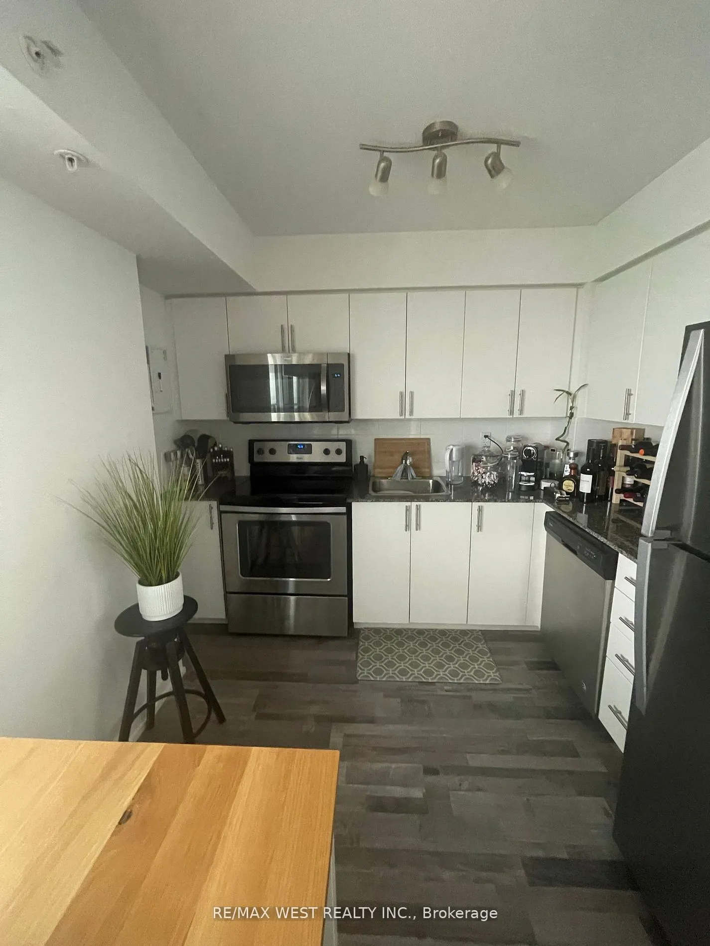 1420 Dupont Street, #1403