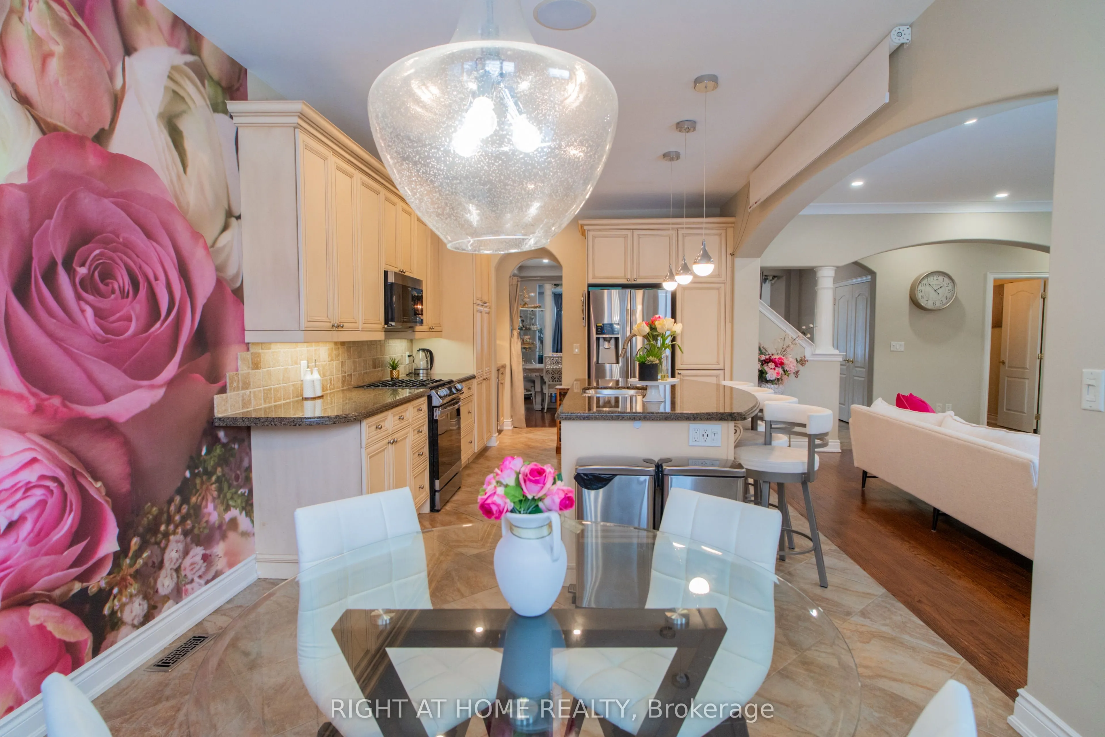 593 Renshaw Court