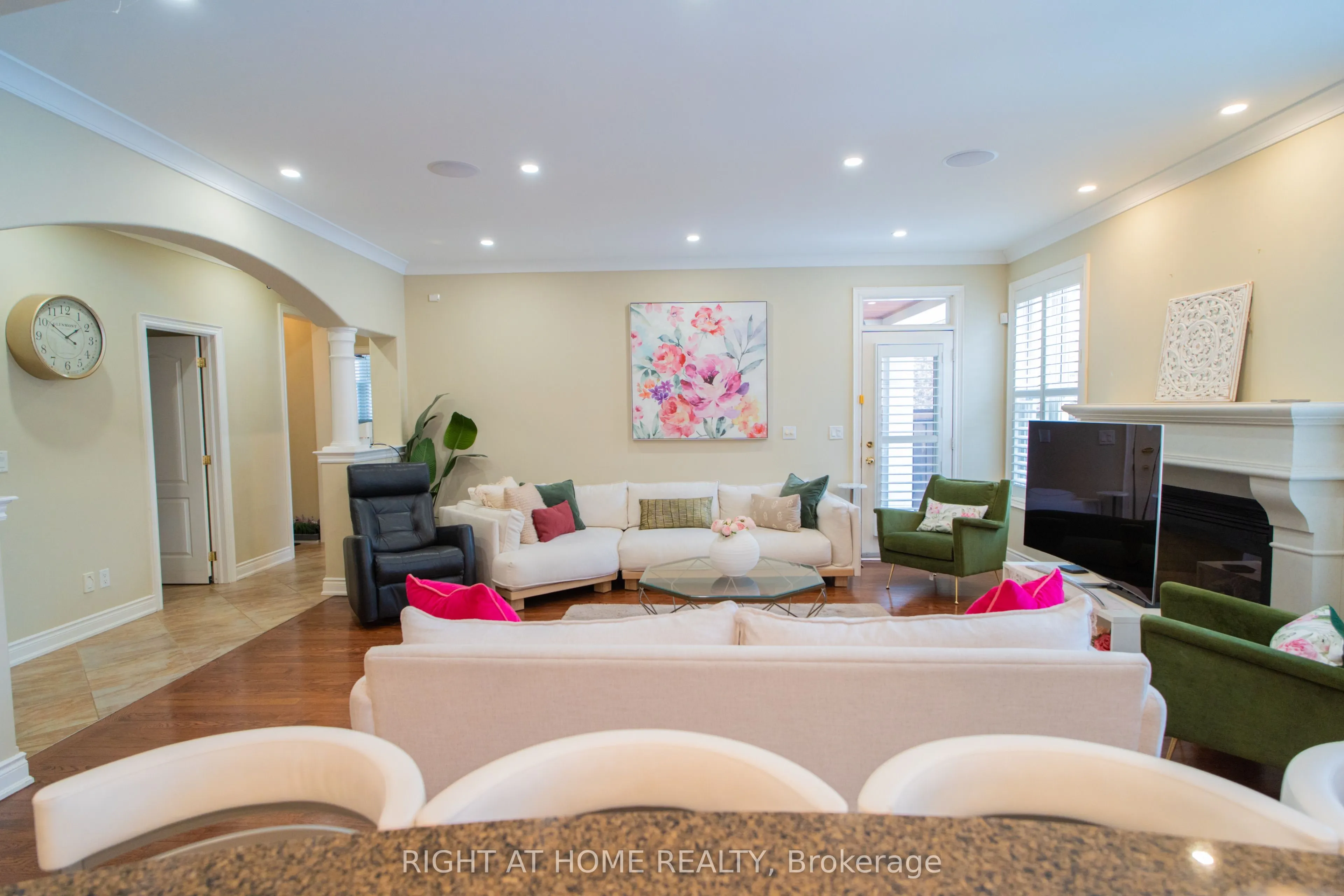 593 Renshaw Court