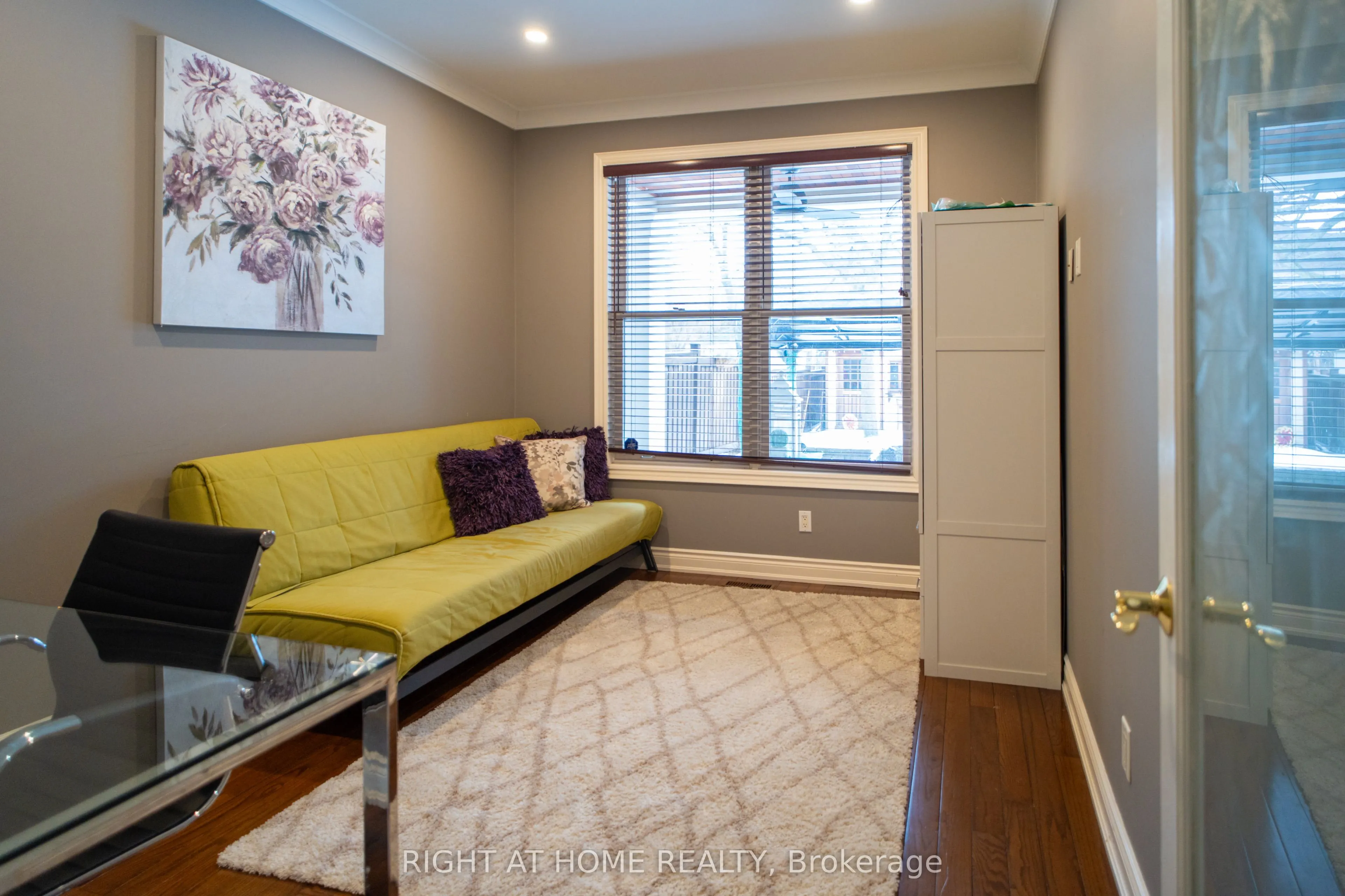593 Renshaw Court