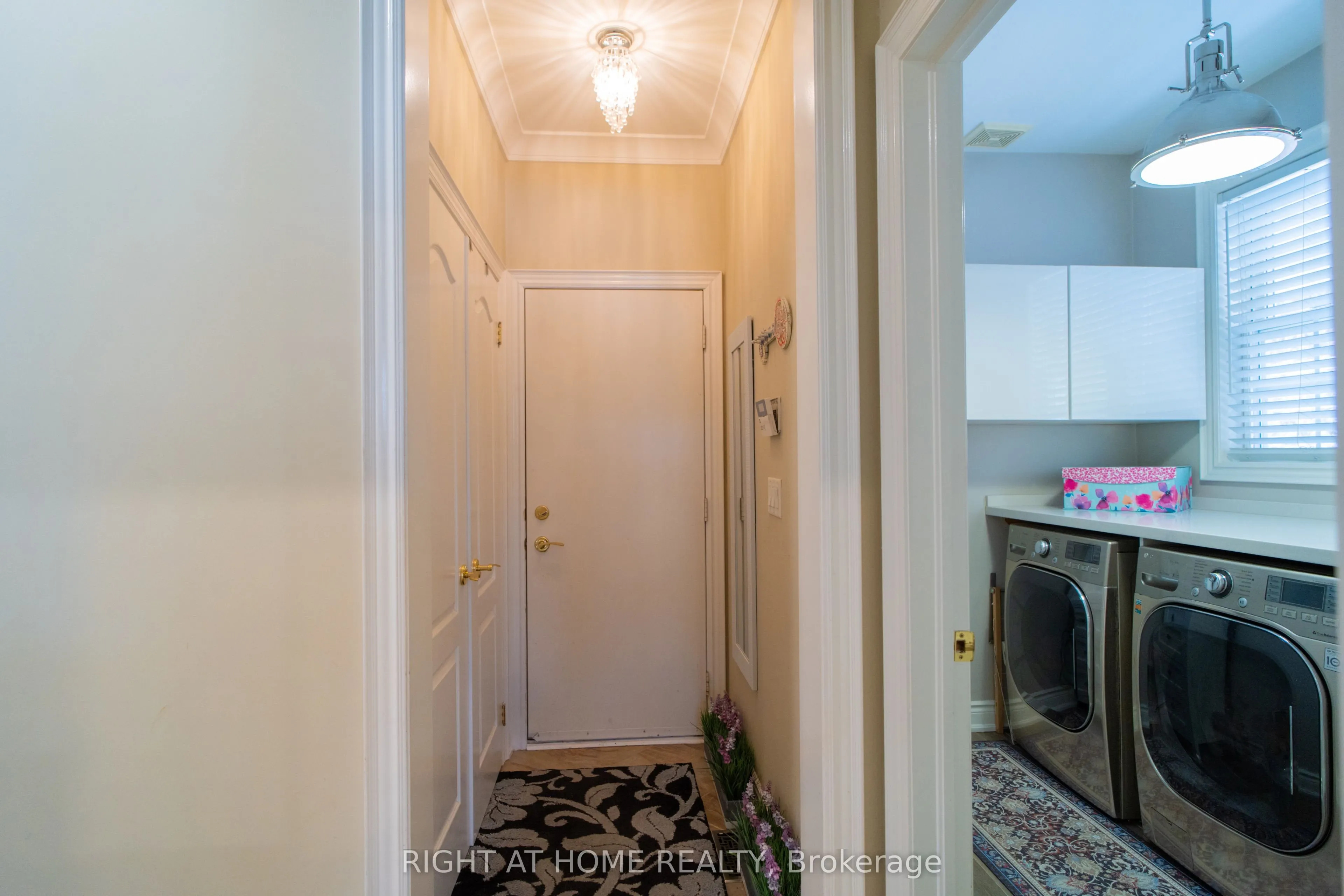 593 Renshaw Court