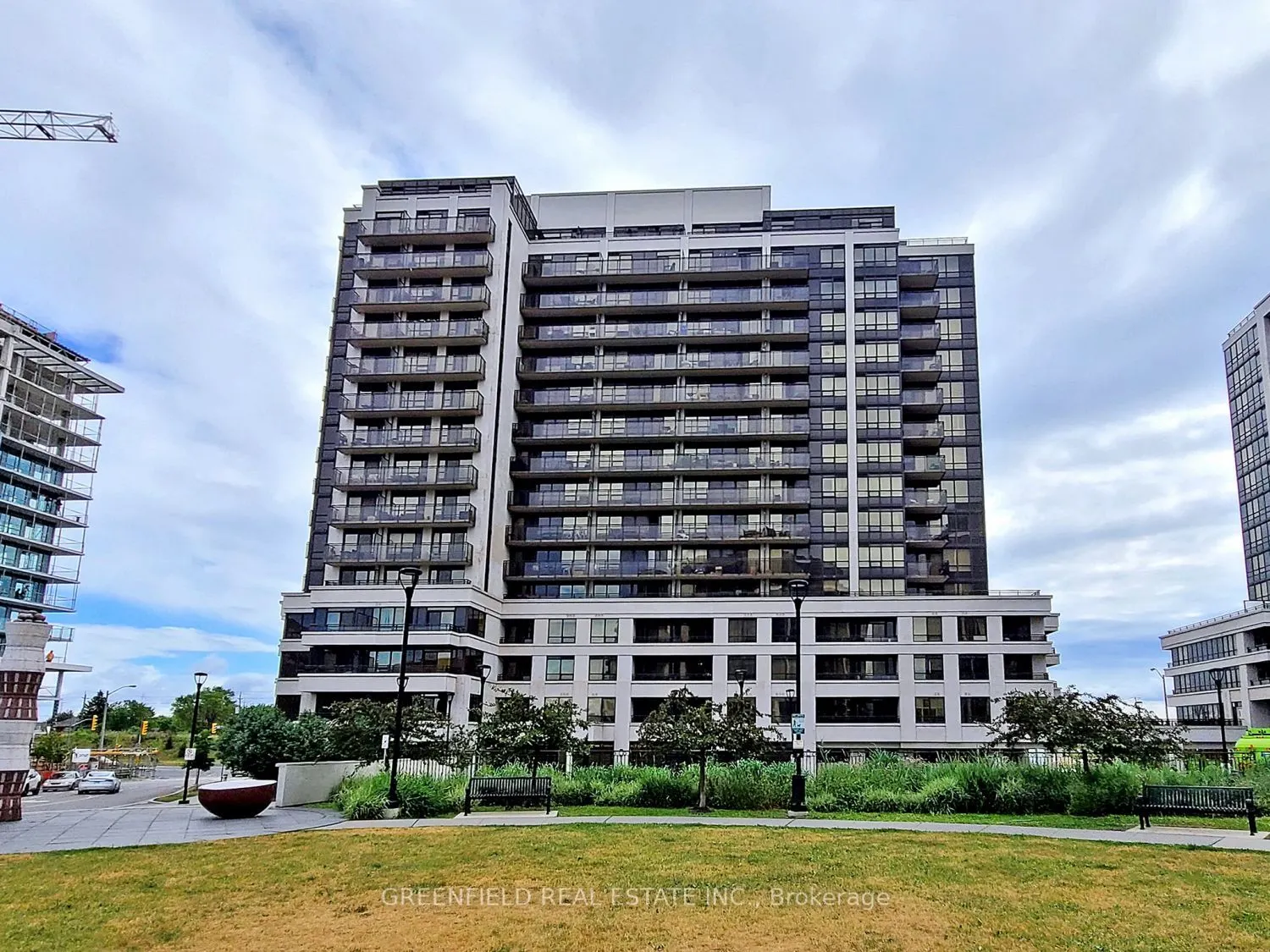 1 De Boers Drive, #604