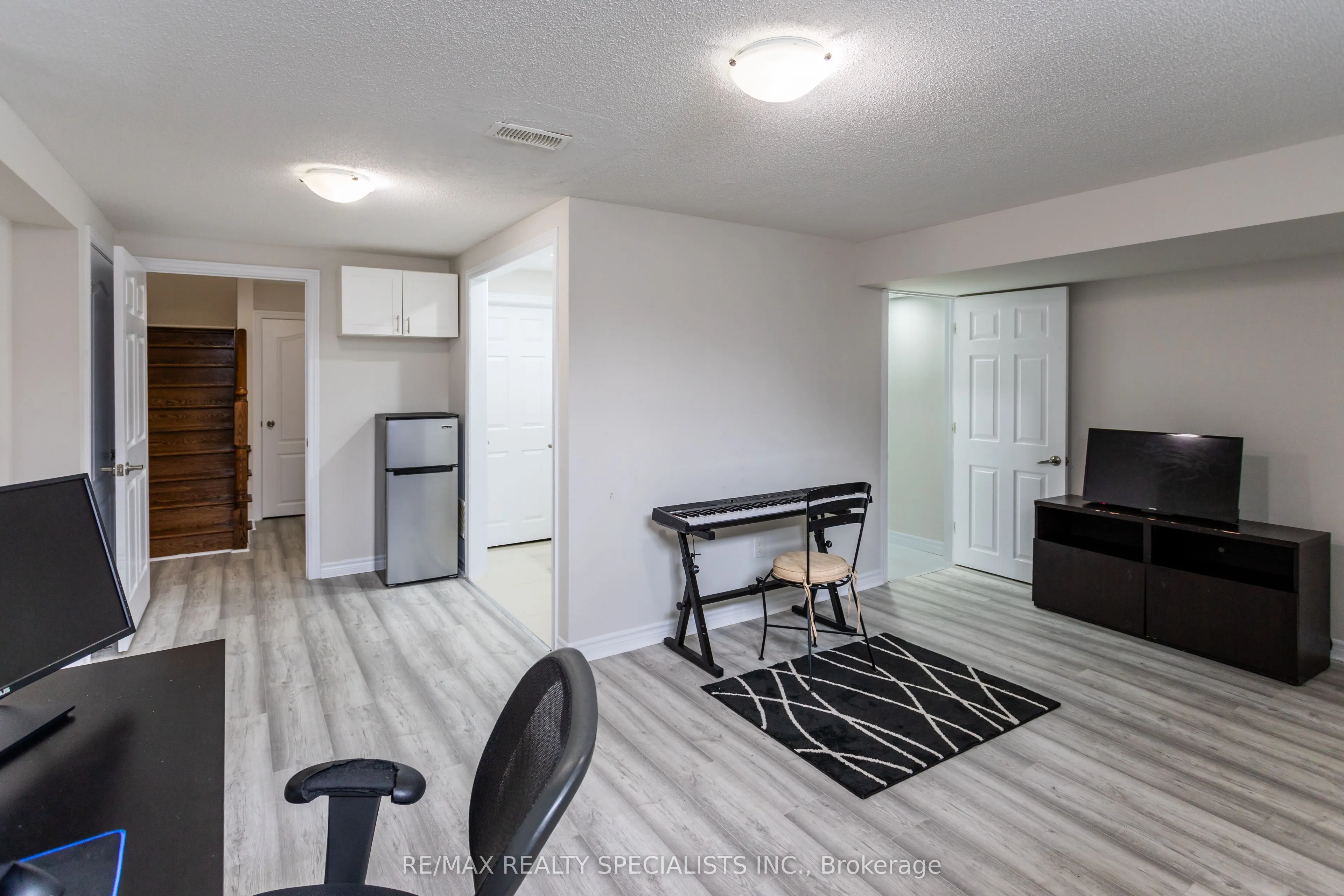 1245 Ruddy Crescent