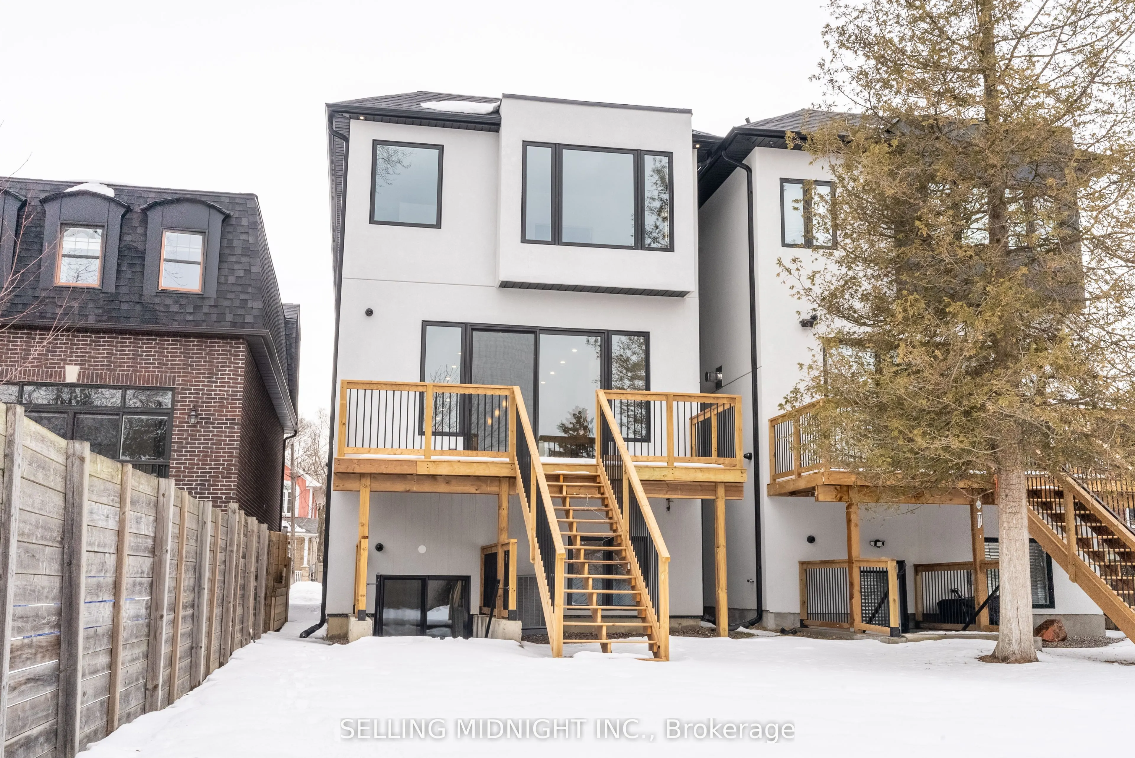 2E Shamrock Avenue